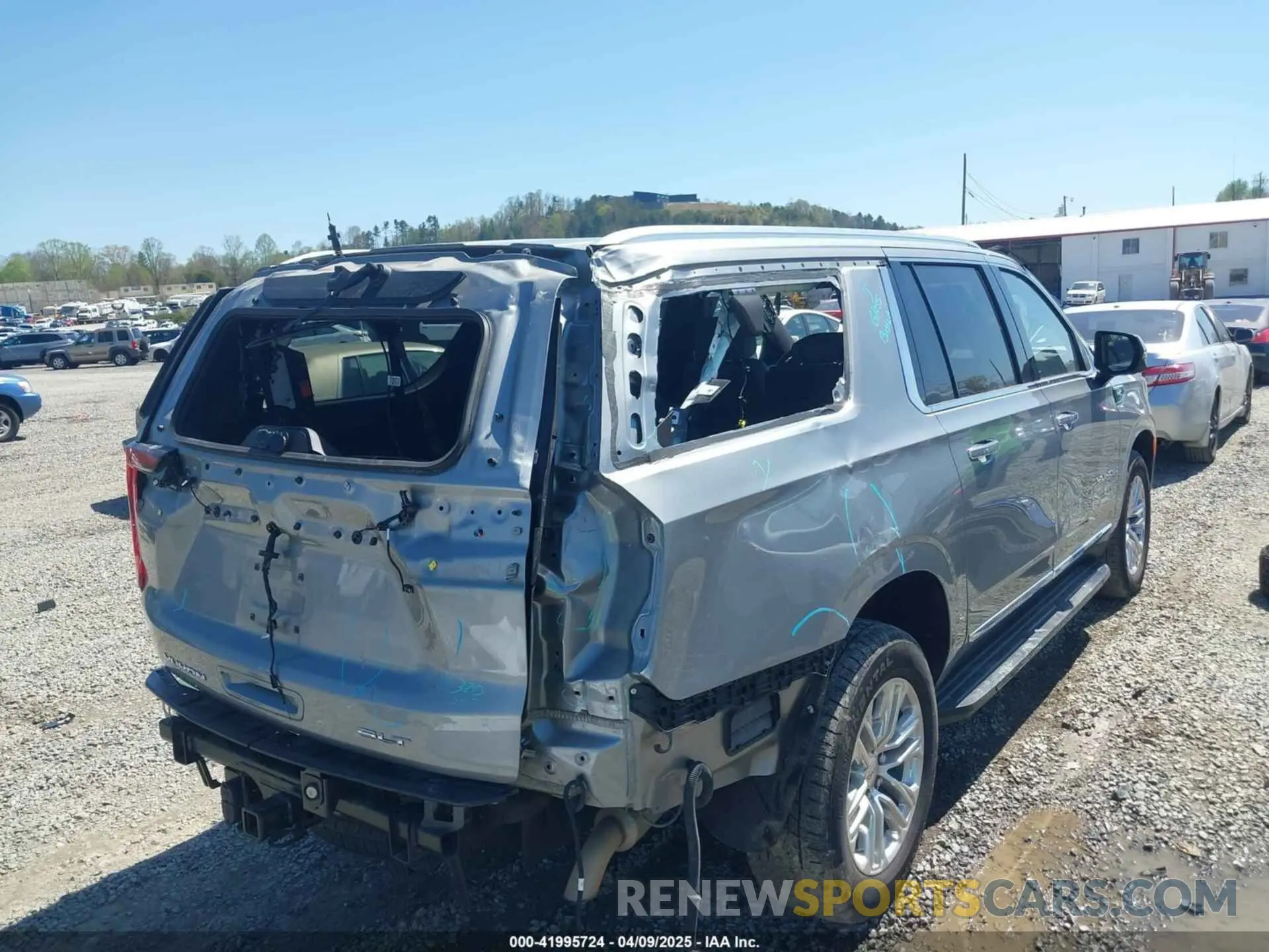 18 fotografías del automóvil dañado 1GKS2GKD1PR386708 GMC YUKON XL 2023