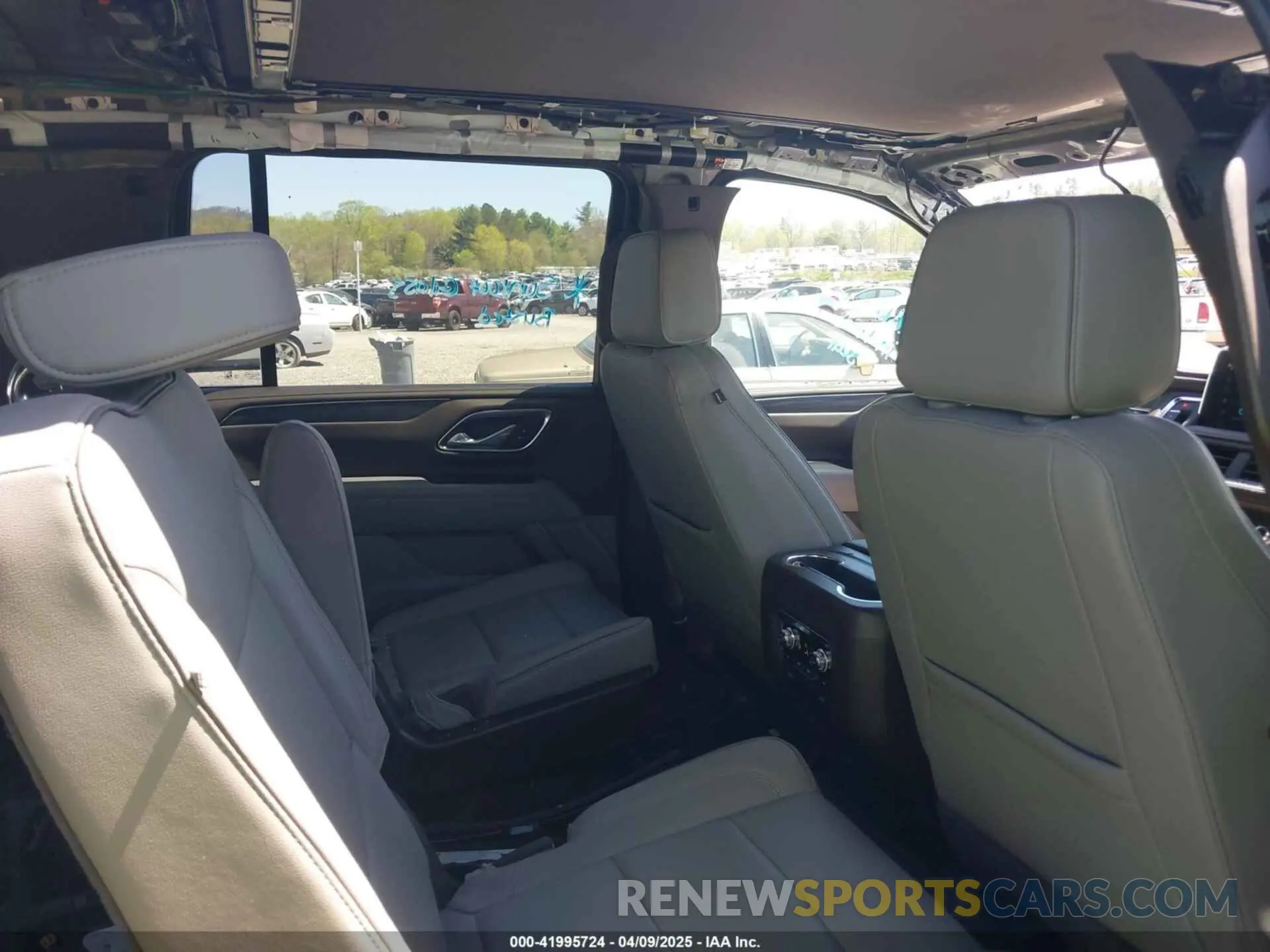 8 fotografías del automóvil dañado 1GKS2GKD1PR386708 GMC YUKON XL 2023