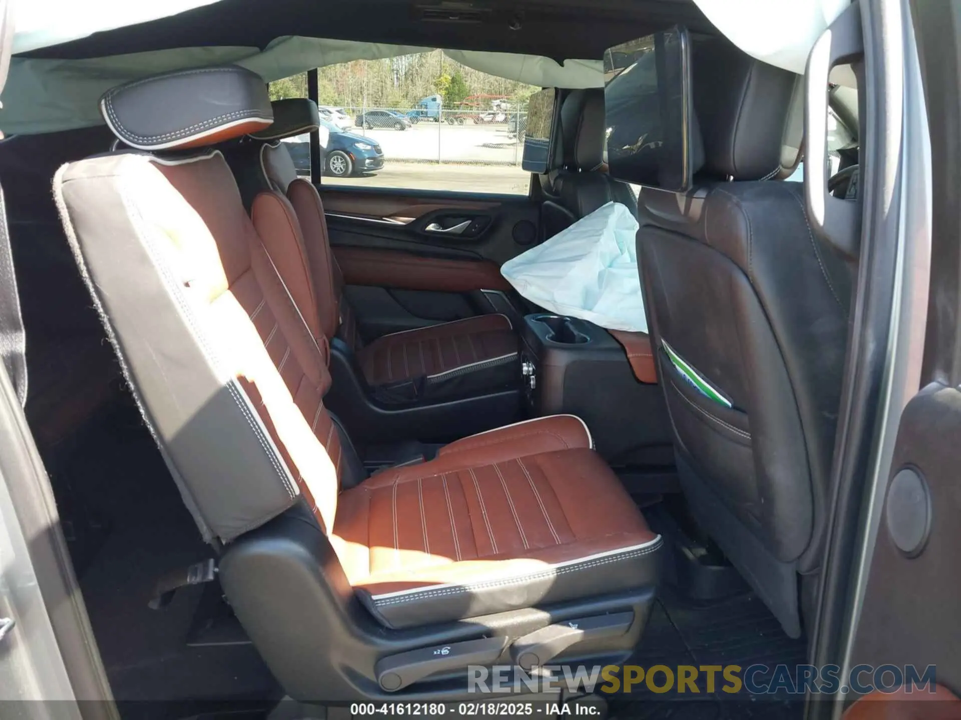 8 fotografías del automóvil dañado 1GKS2KKL9PR150446 GMC YUKON XL 2023