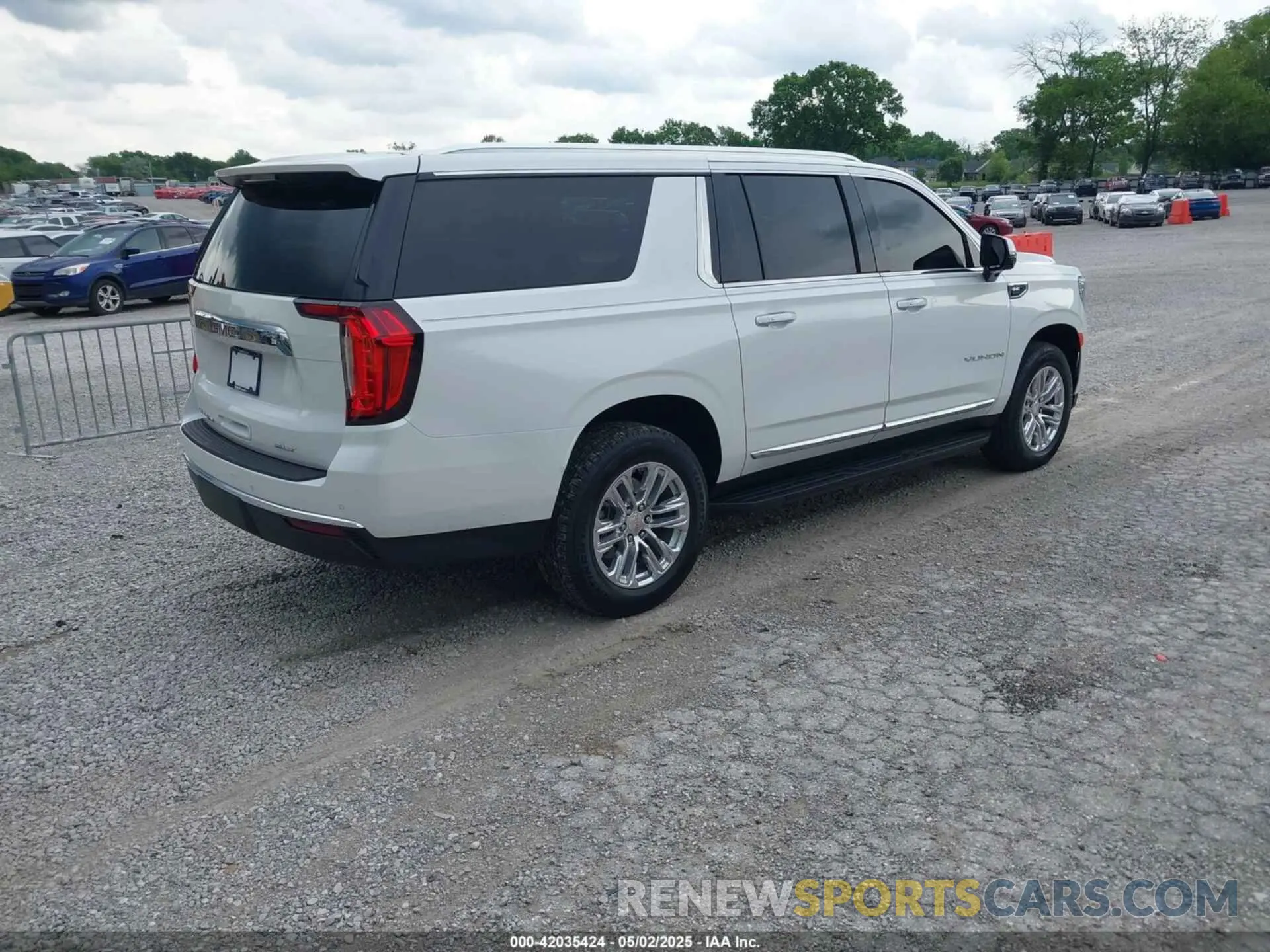 4 fotografías del automóvil dañado 1GKS2GKD5RR262220 GMC YUKON XL 2024