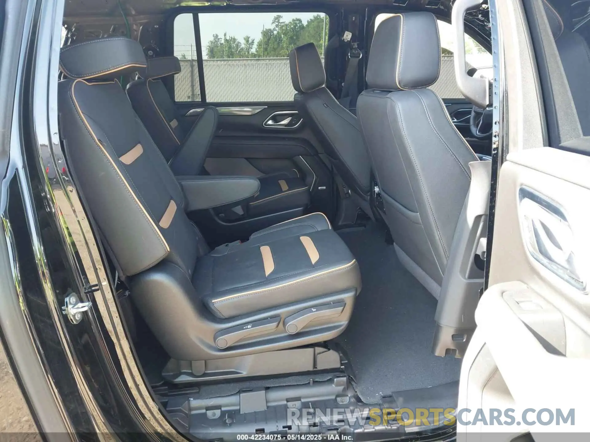 8 fotografías del automóvil dañado 1GKS2HKD1RR315789 GMC YUKON XL 2024
