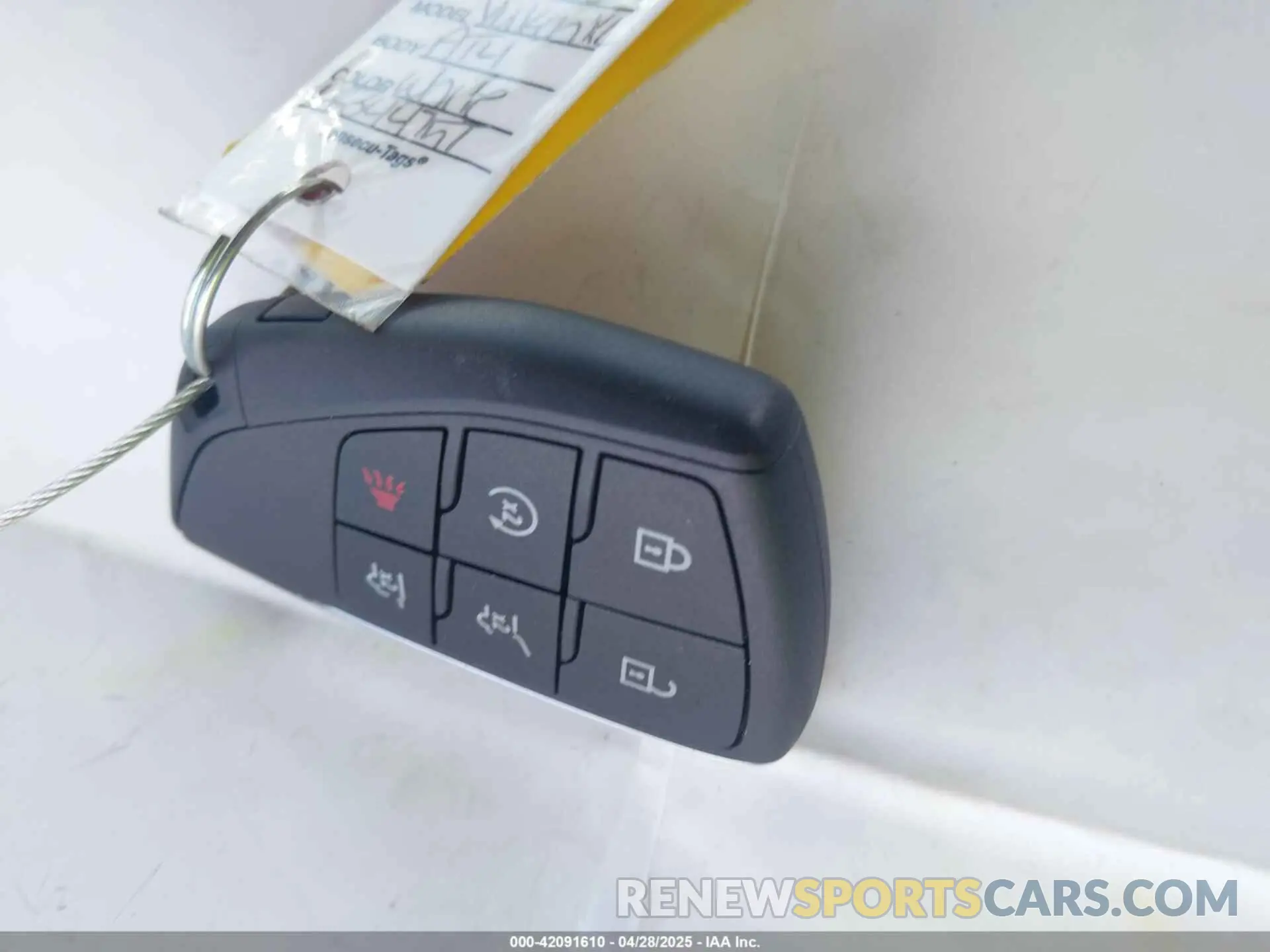 11 fotografías del automóvil dañado 1GKS2HKD1RR344757 GMC YUKON XL 2024