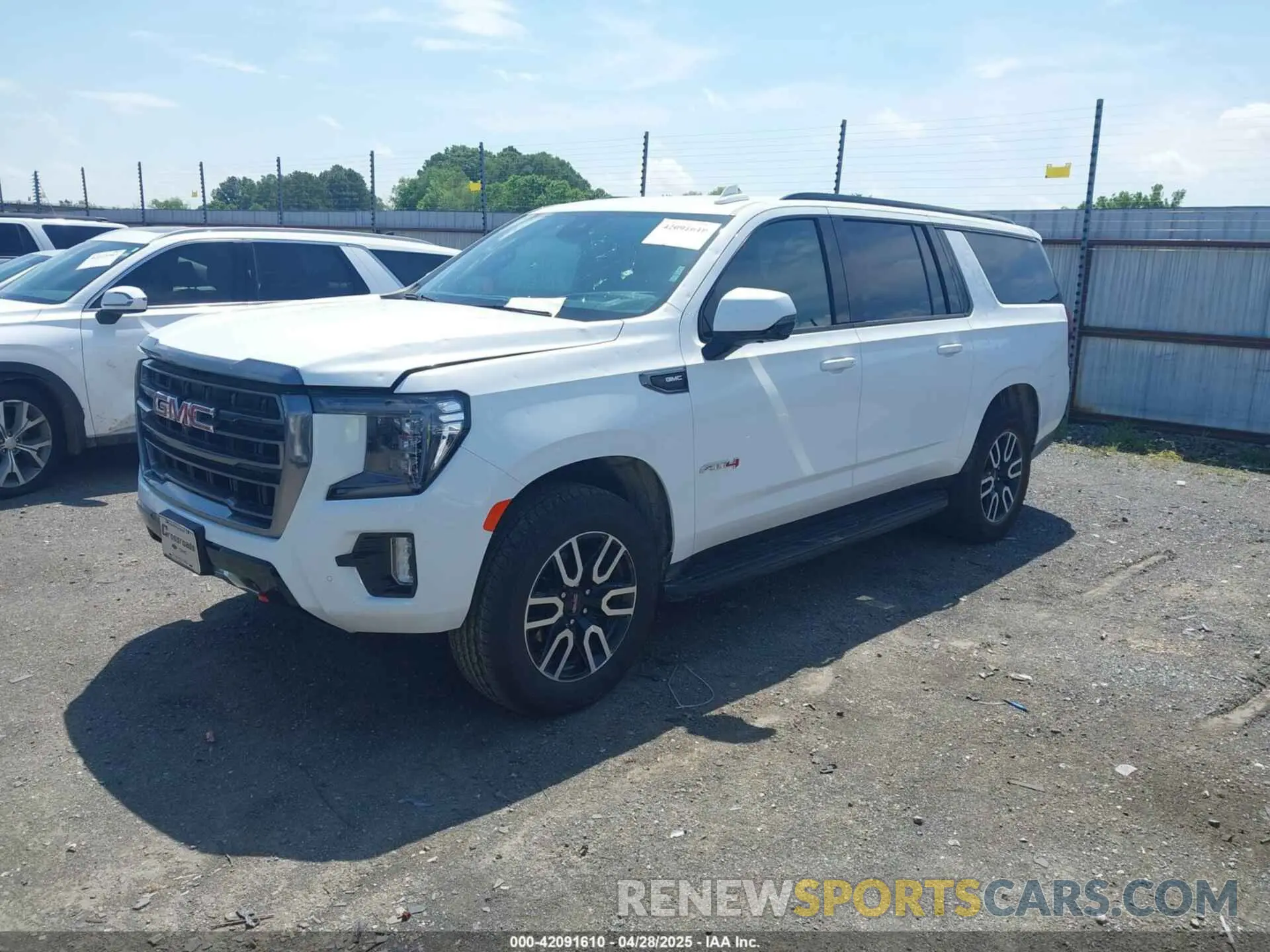 2 fotografías del automóvil dañado 1GKS2HKD1RR344757 GMC YUKON XL 2024