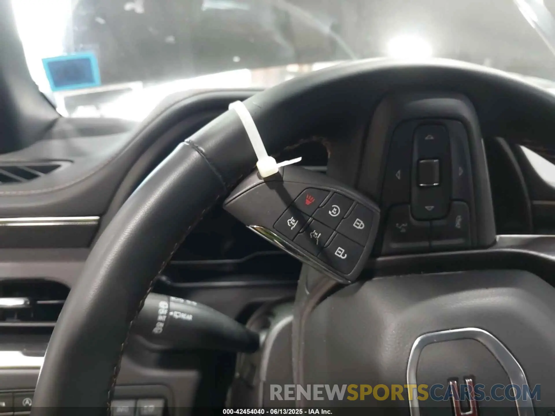 11 fotografías del automóvil dañado 1GKS2HKD7RR288484 GMC YUKON XL 2024
