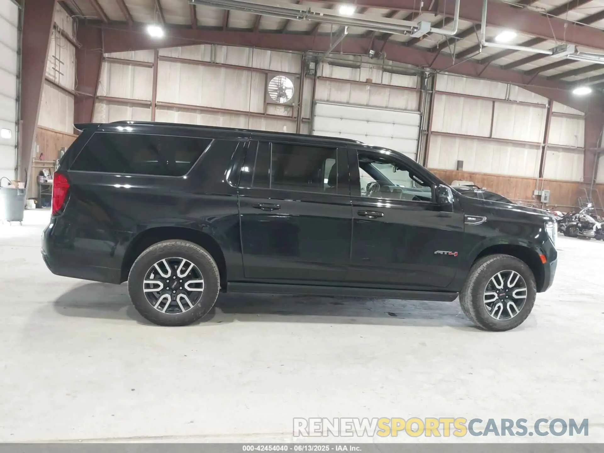 13 fotografías del automóvil dañado 1GKS2HKD7RR288484 GMC YUKON XL 2024