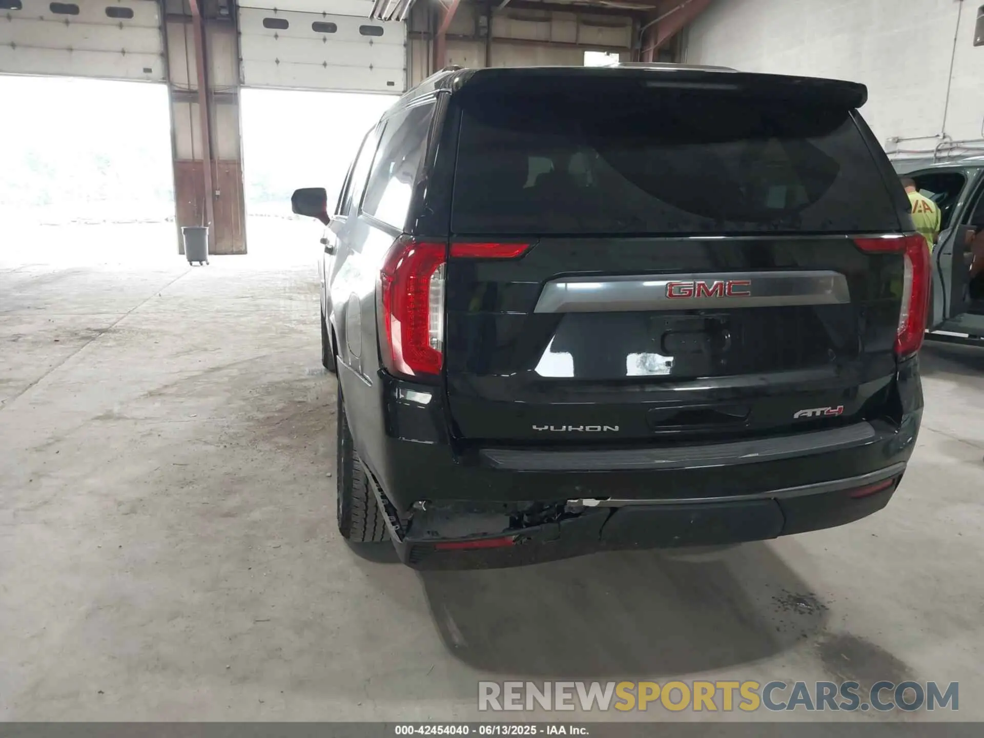 17 fotografías del automóvil dañado 1GKS2HKD7RR288484 GMC YUKON XL 2024