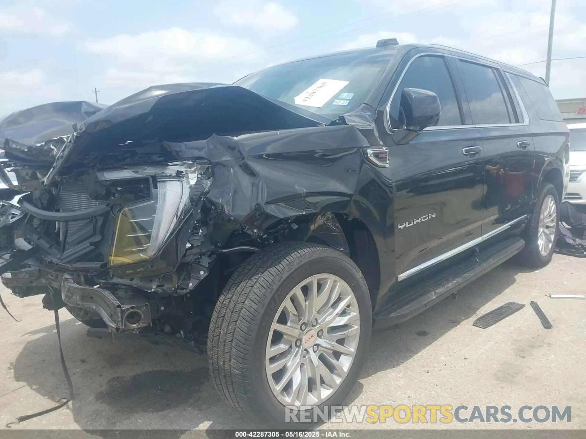 2 fotografías del automóvil dañado 1GKS1GRD1SR238625 GMC YUKON XL 2025