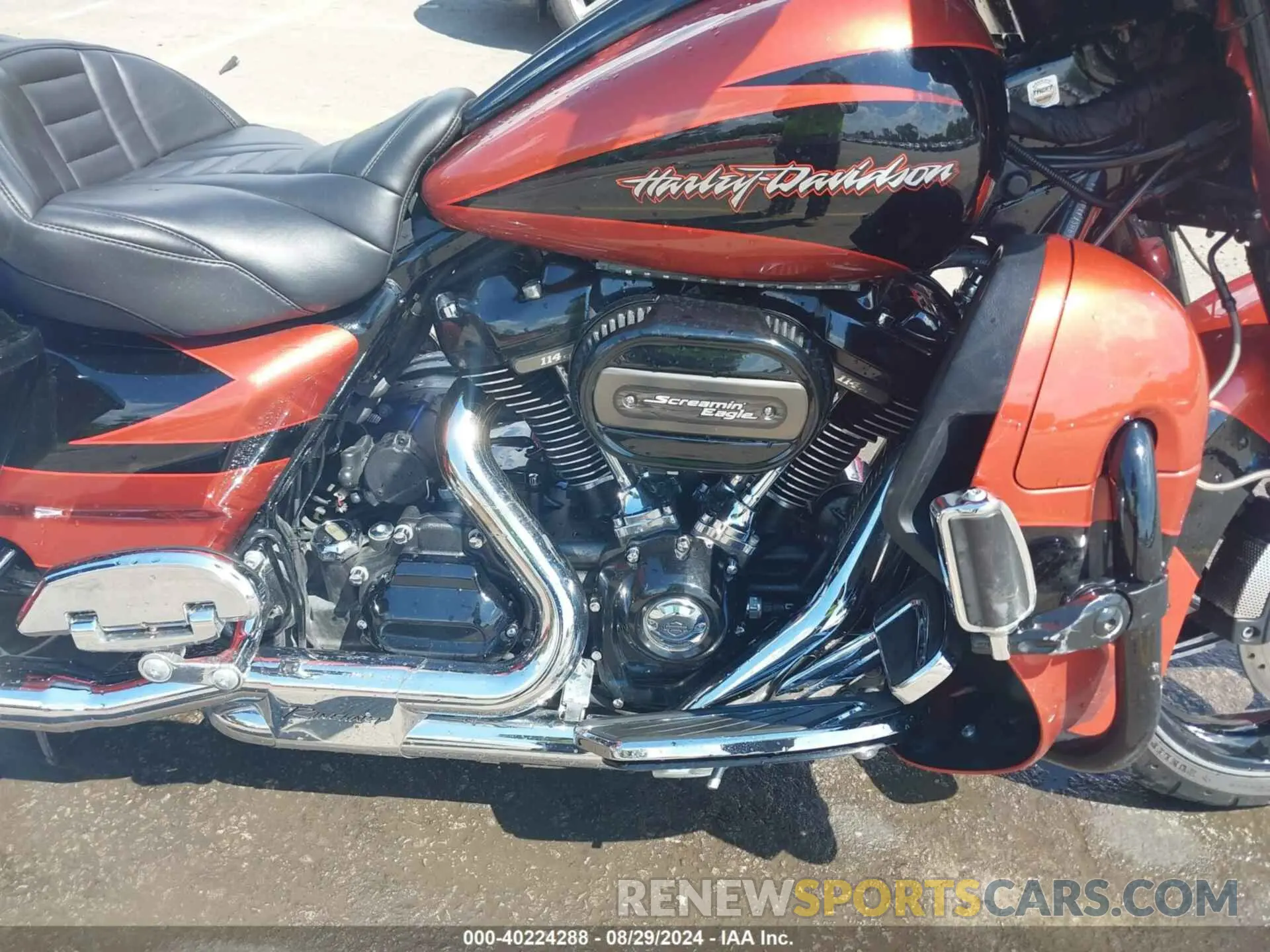 8 fotografías del automóvil dañado 1HD1PXF13HB958704 HARLEY-DAVIDSON FLHXSE 2017