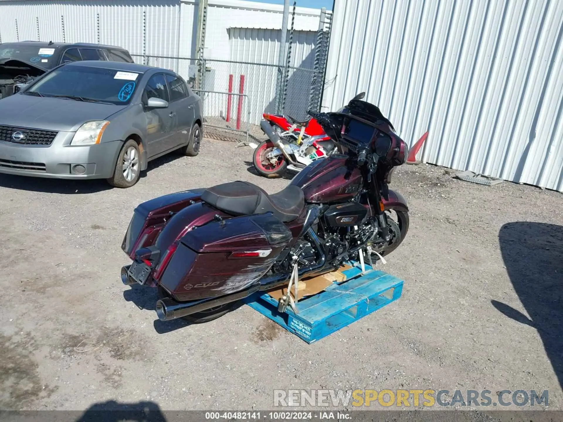 4 fotografías del automóvil dañado 1HD1PX612RB951485 HARLEY-DAVIDSON FLHXSE 2024