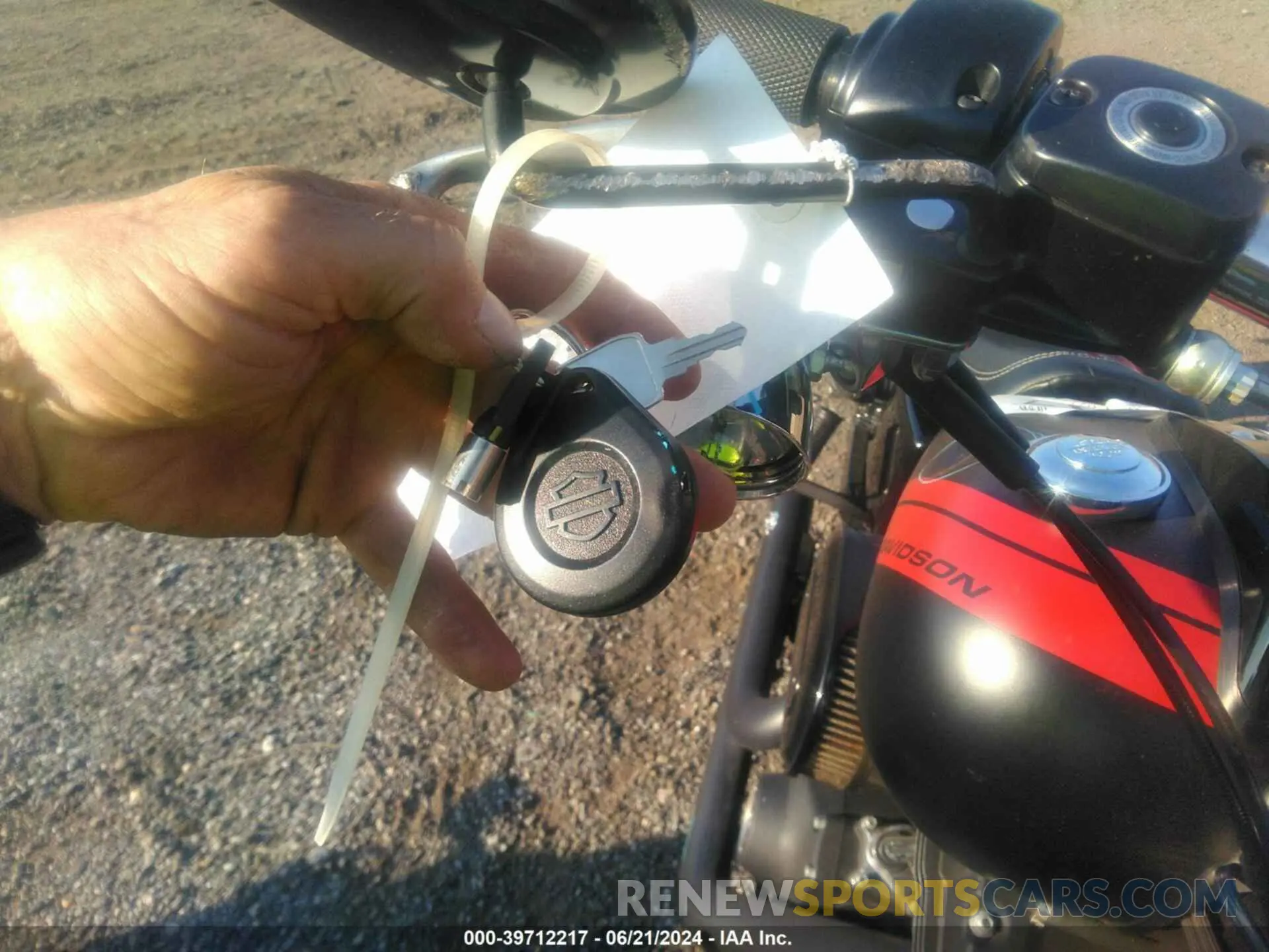 11 fotografías del automóvil dañado 1HD1GYM15GC311125 HARLEY-DAVIDSON FXDF 2016