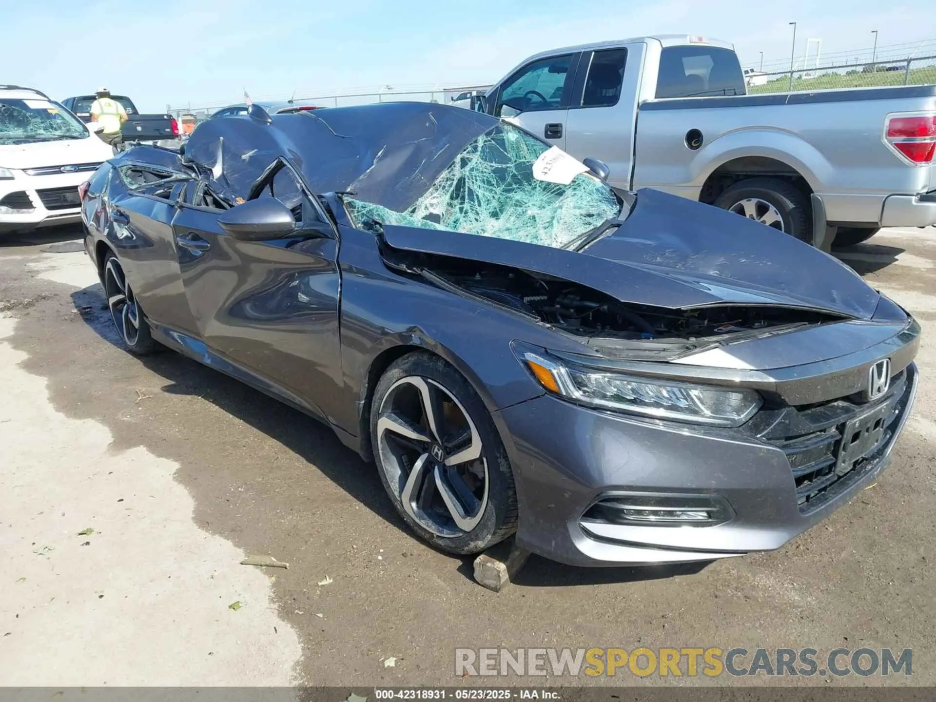1 fotografías del automóvil dañado 1HGCV1E3XKA166905 HONDA ACCORD 2019