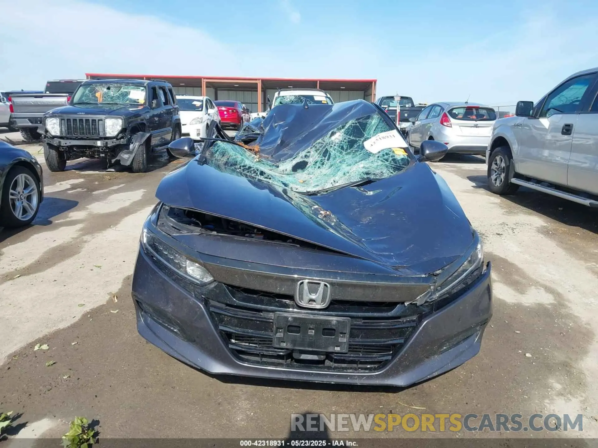 11 fotografías del automóvil dañado 1HGCV1E3XKA166905 HONDA ACCORD 2019