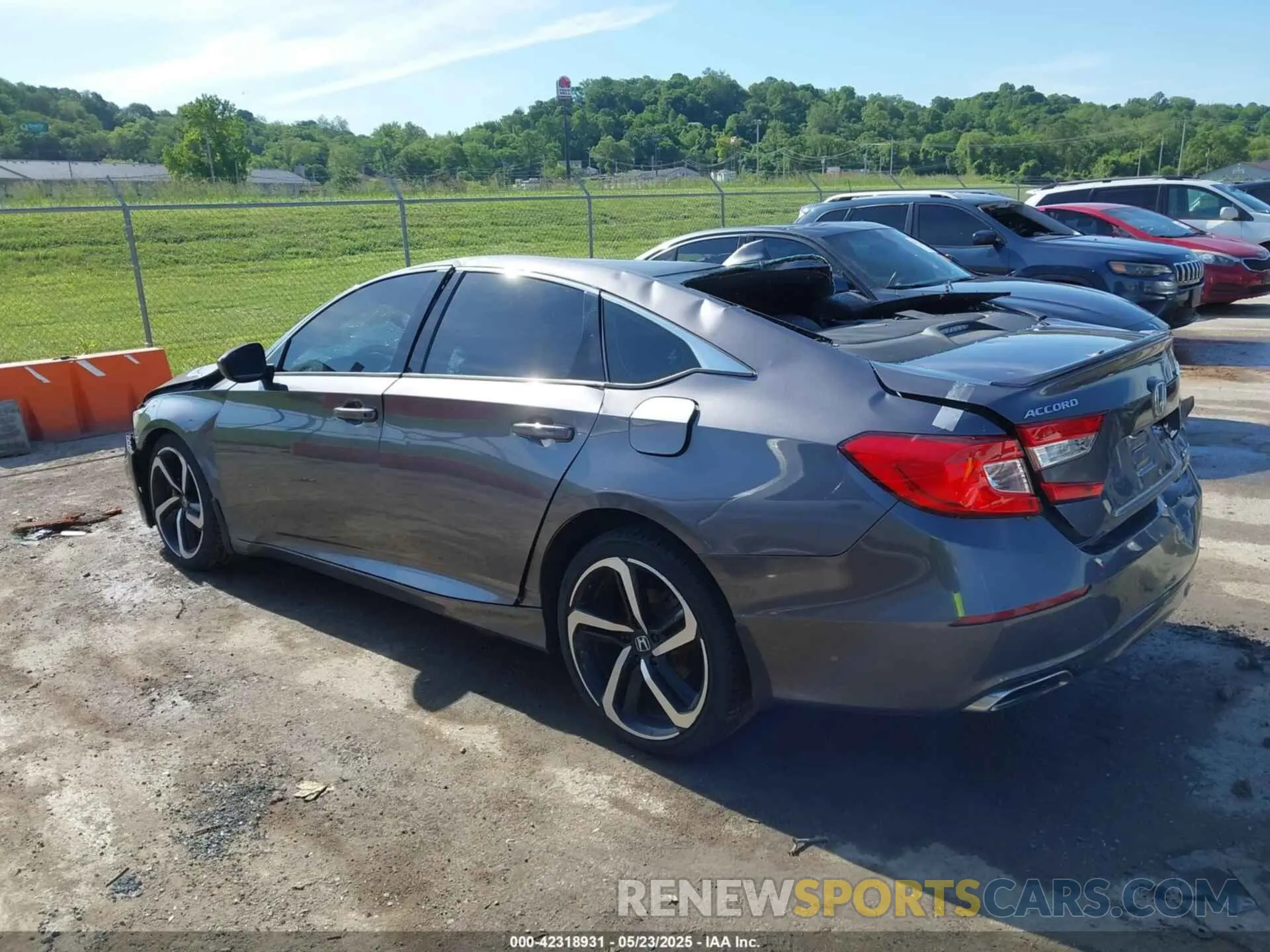 13 fotografías del automóvil dañado 1HGCV1E3XKA166905 HONDA ACCORD 2019