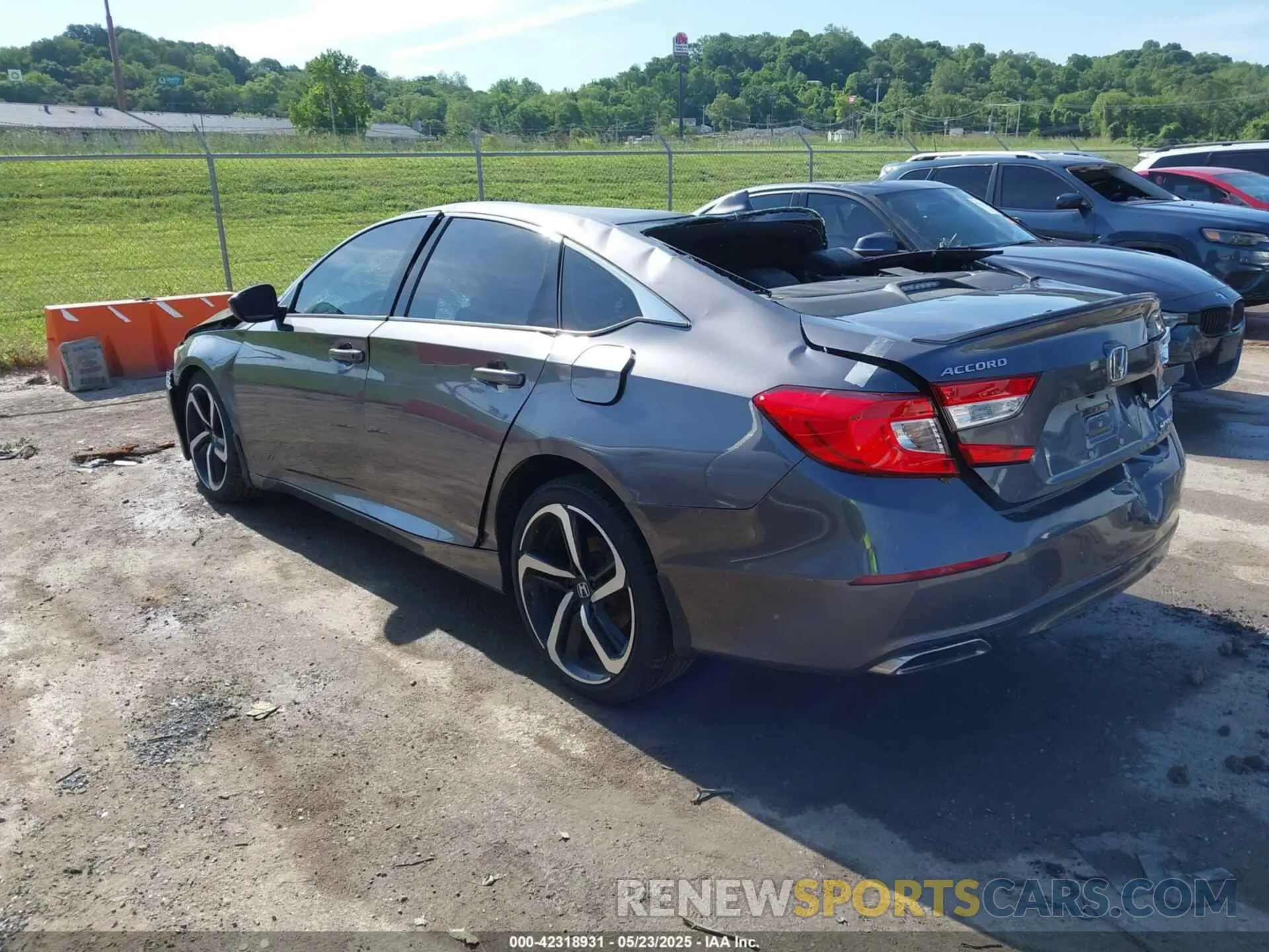 3 fotografías del automóvil dañado 1HGCV1E3XKA166905 HONDA ACCORD 2019