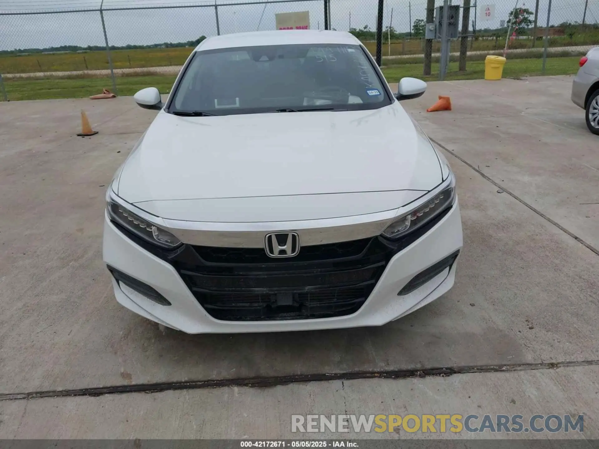 11 fotografías del automóvil dañado 1HGCV1F10KA046253 HONDA ACCORD 2019