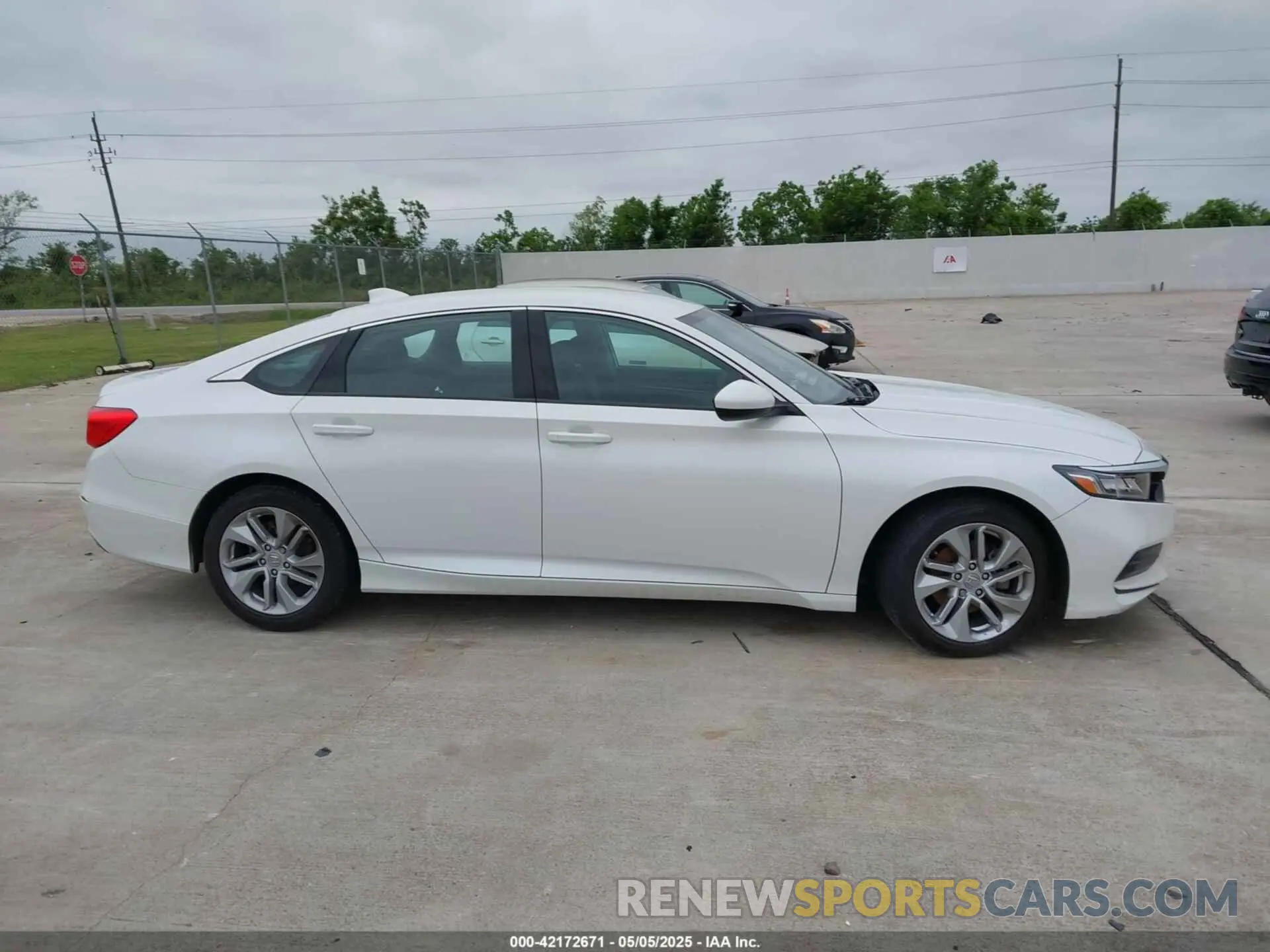 12 fotografías del automóvil dañado 1HGCV1F10KA046253 HONDA ACCORD 2019