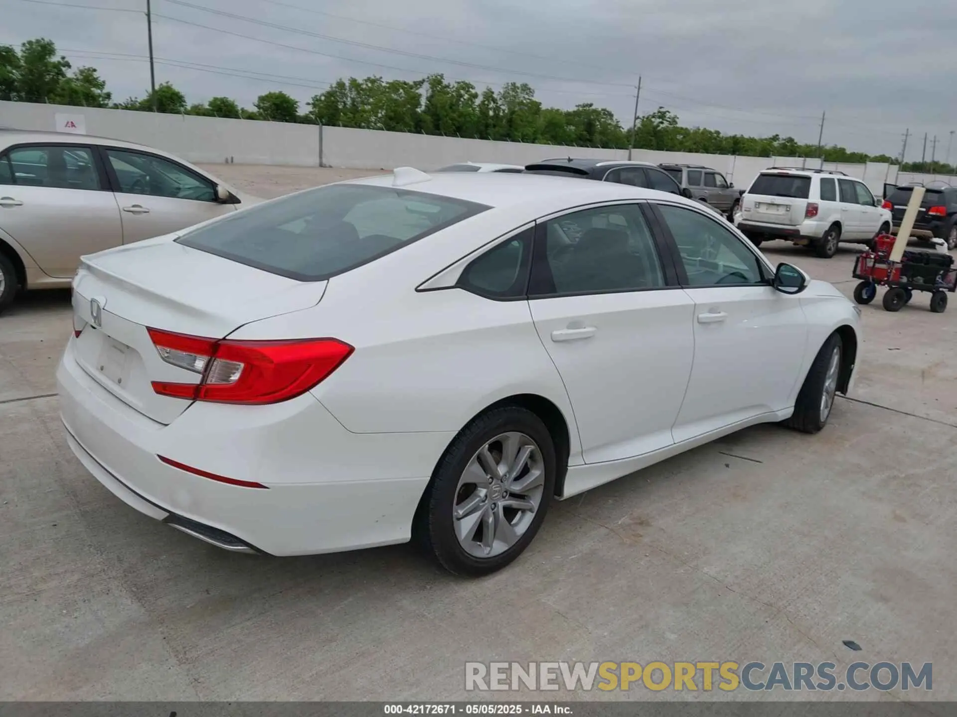 4 fotografías del automóvil dañado 1HGCV1F10KA046253 HONDA ACCORD 2019