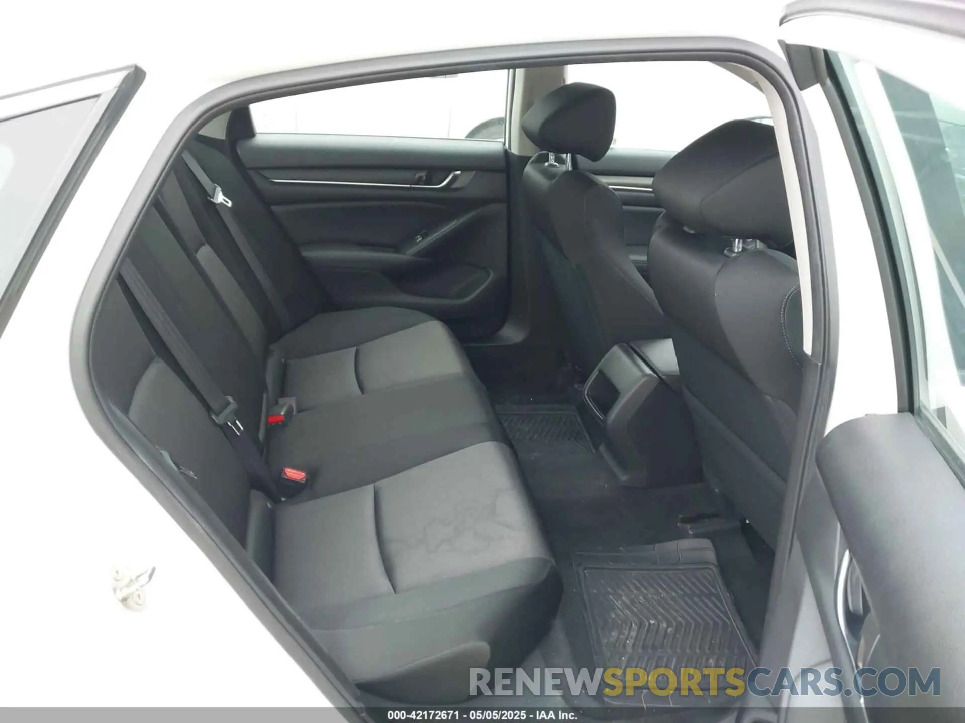 8 fotografías del automóvil dañado 1HGCV1F10KA046253 HONDA ACCORD 2019