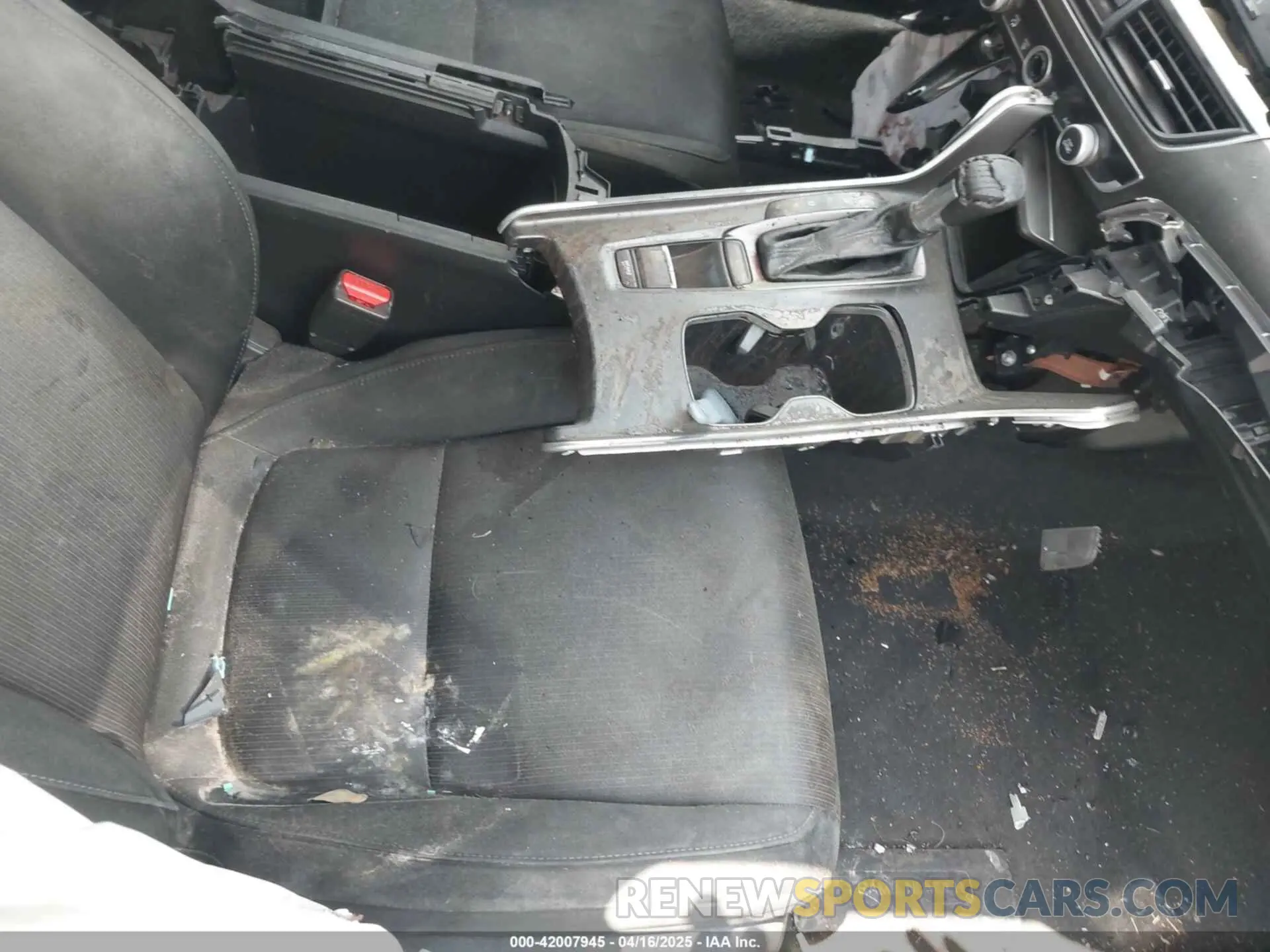 12 fotografías del automóvil dañado 1HGCV1F10KA135918 HONDA ACCORD 2019