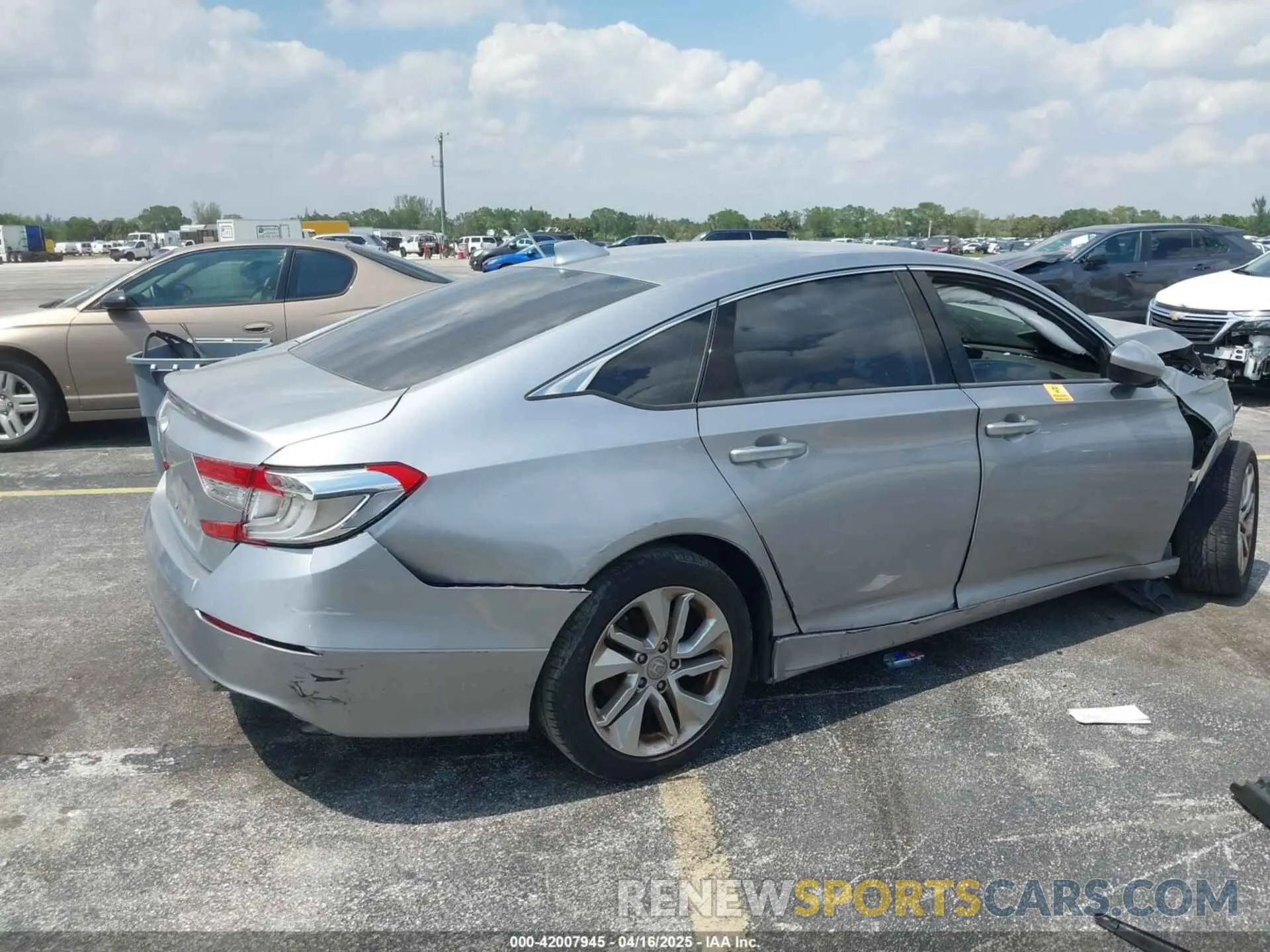 4 fotografías del automóvil dañado 1HGCV1F10KA135918 HONDA ACCORD 2019