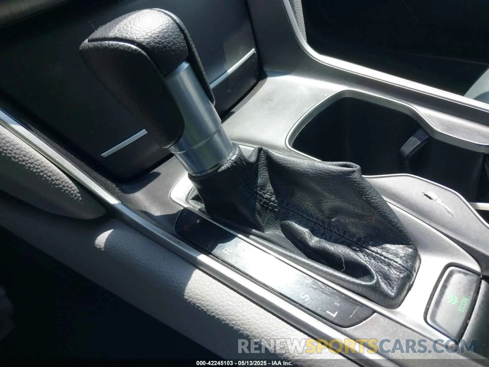 20 fotografías del automóvil dañado 1HGCV1F11KA049856 HONDA ACCORD 2019