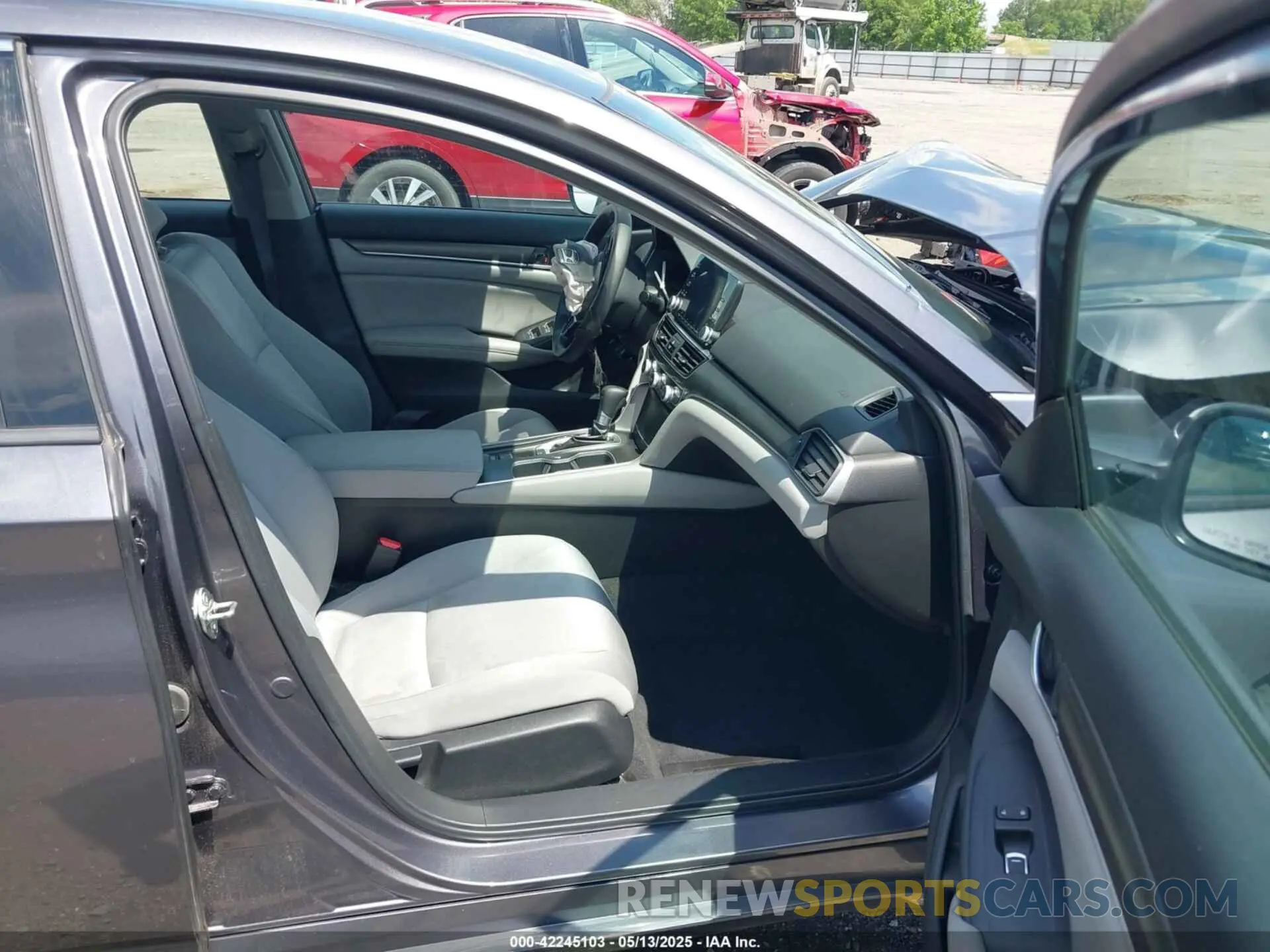 5 fotografías del automóvil dañado 1HGCV1F11KA049856 HONDA ACCORD 2019