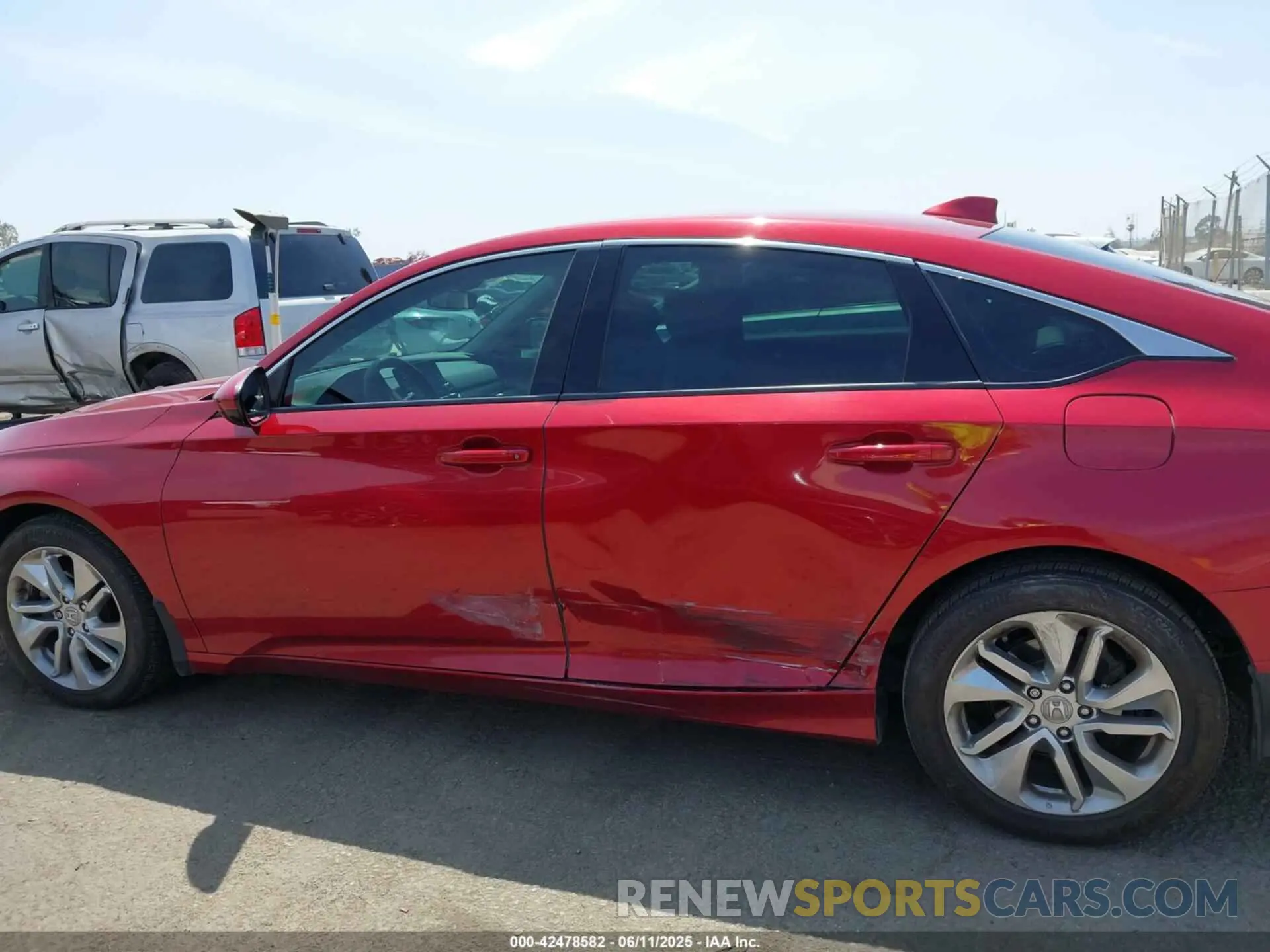 14 fotografías del automóvil dañado 1HGCV1F11KA074532 HONDA ACCORD 2019