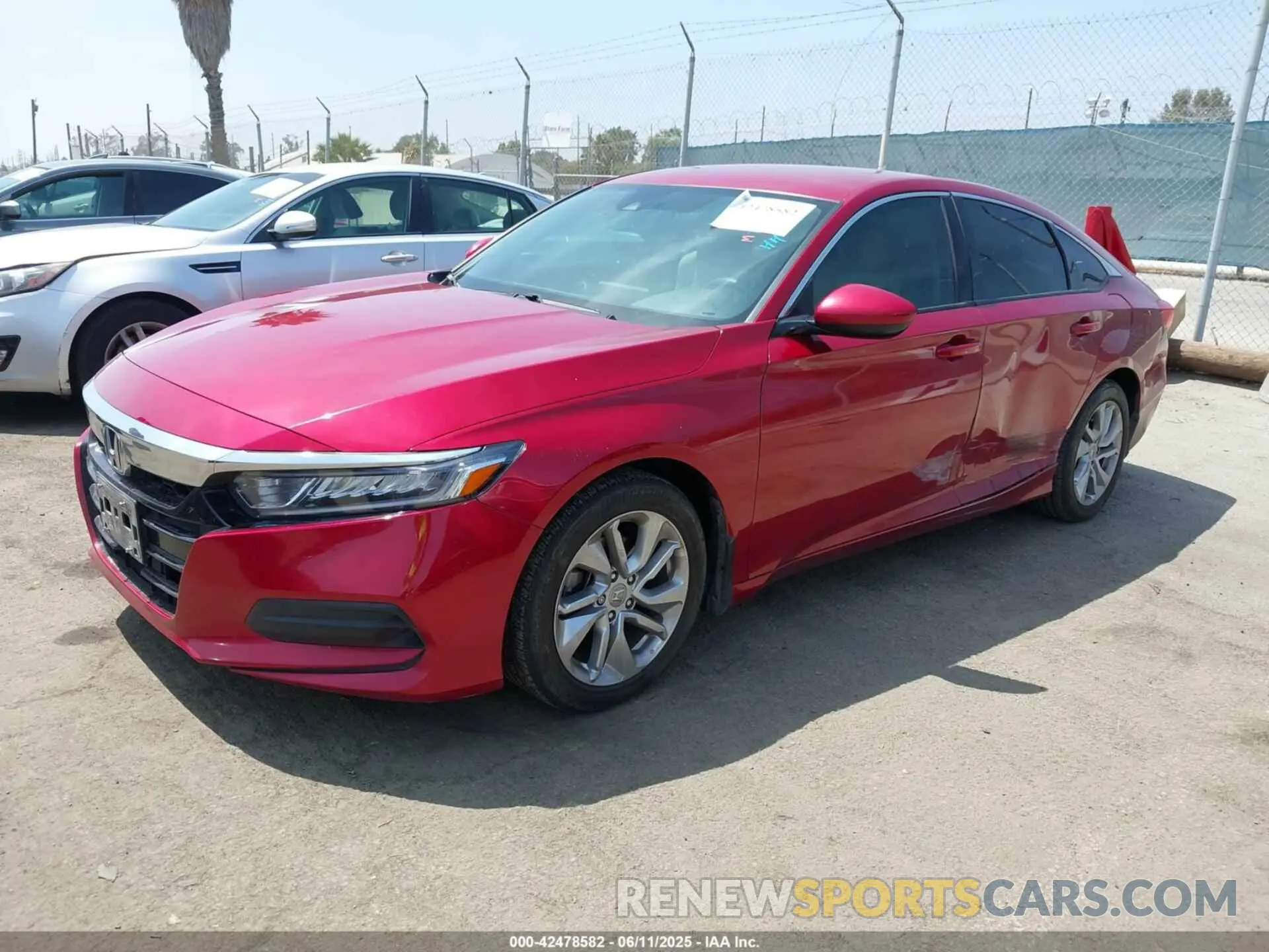 2 fotografías del automóvil dañado 1HGCV1F11KA074532 HONDA ACCORD 2019