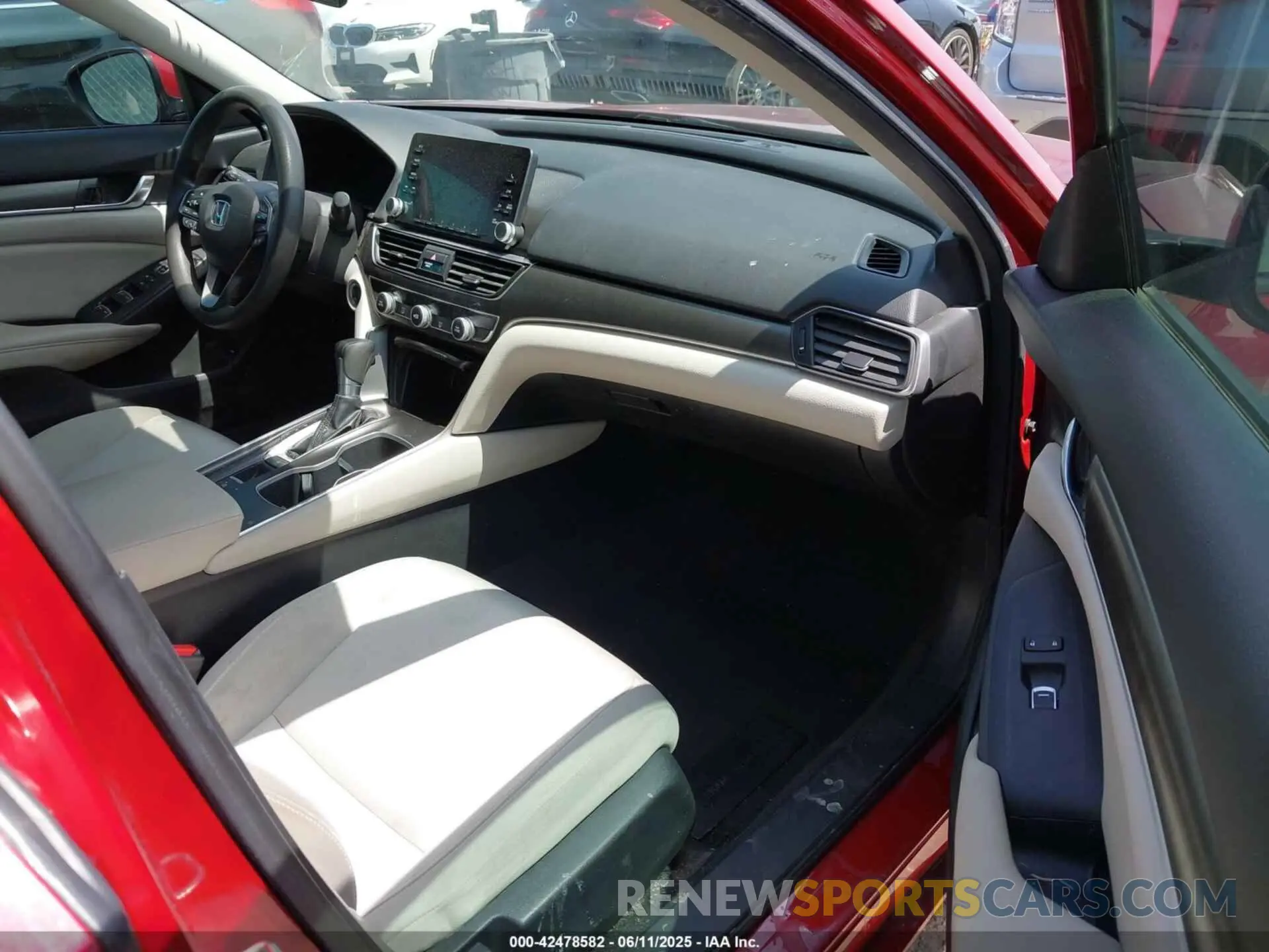 5 fotografías del automóvil dañado 1HGCV1F11KA074532 HONDA ACCORD 2019