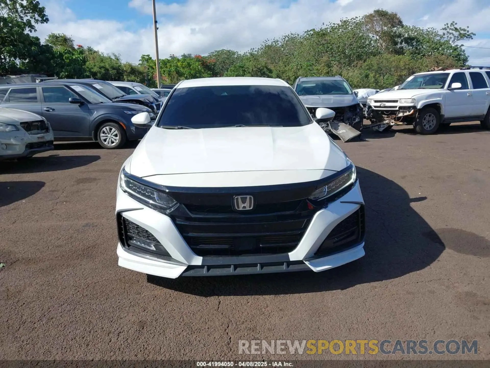 12 fotografías del automóvil dañado 1HGCV1F12KA030524 HONDA ACCORD 2019