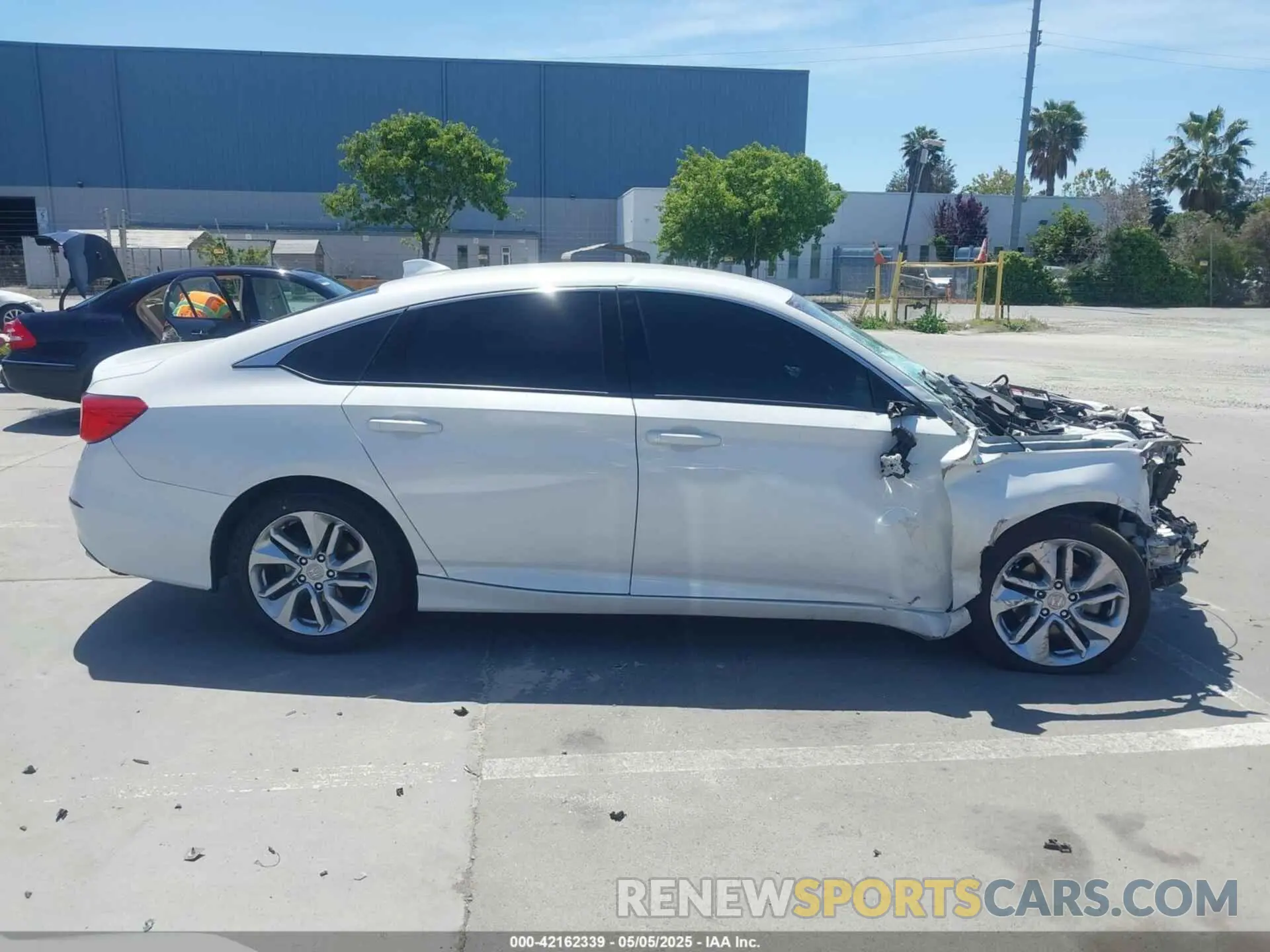 13 fotografías del automóvil dañado 1HGCV1F12KA130655 HONDA ACCORD 2019