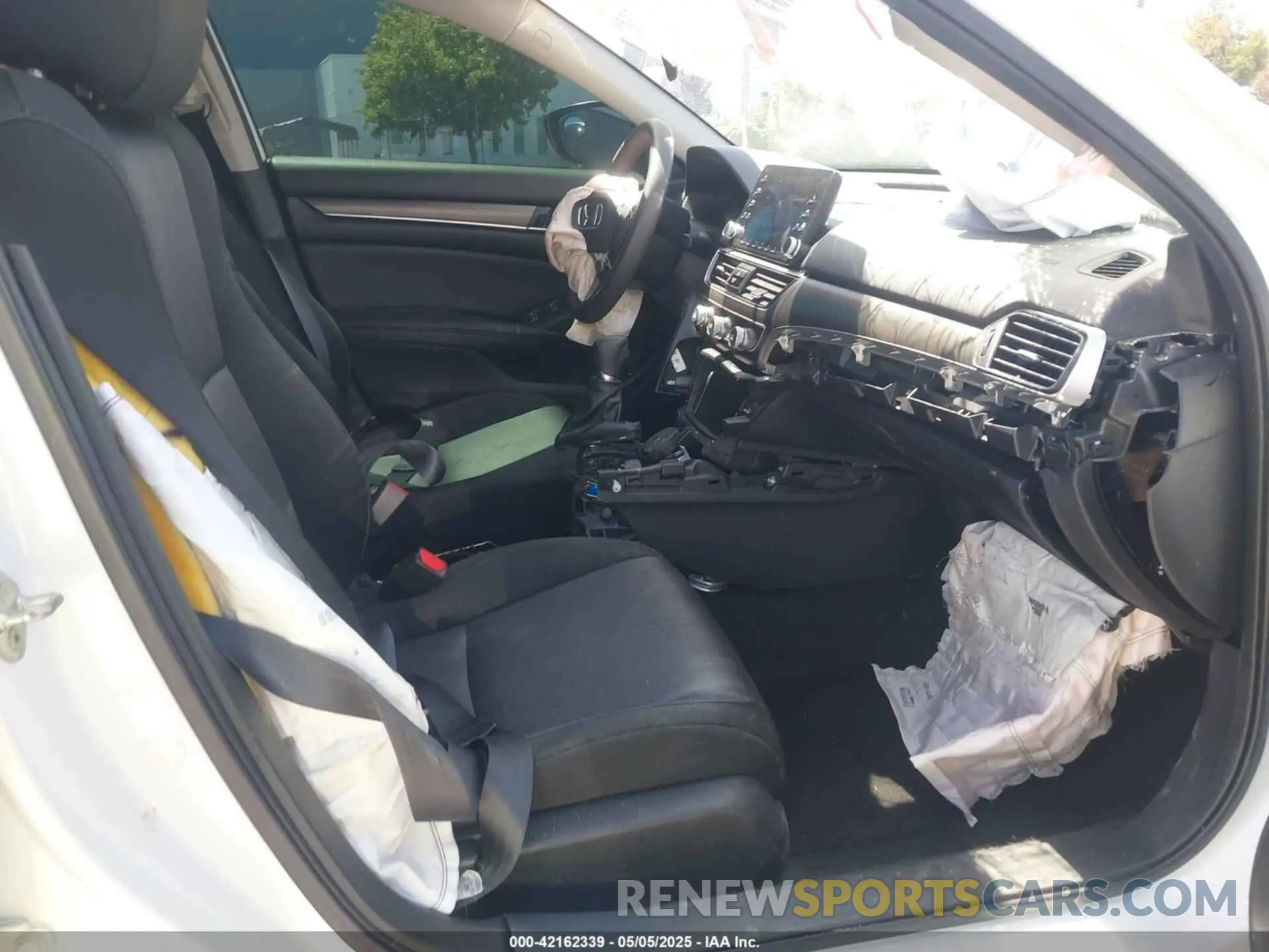 5 fotografías del automóvil dañado 1HGCV1F12KA130655 HONDA ACCORD 2019