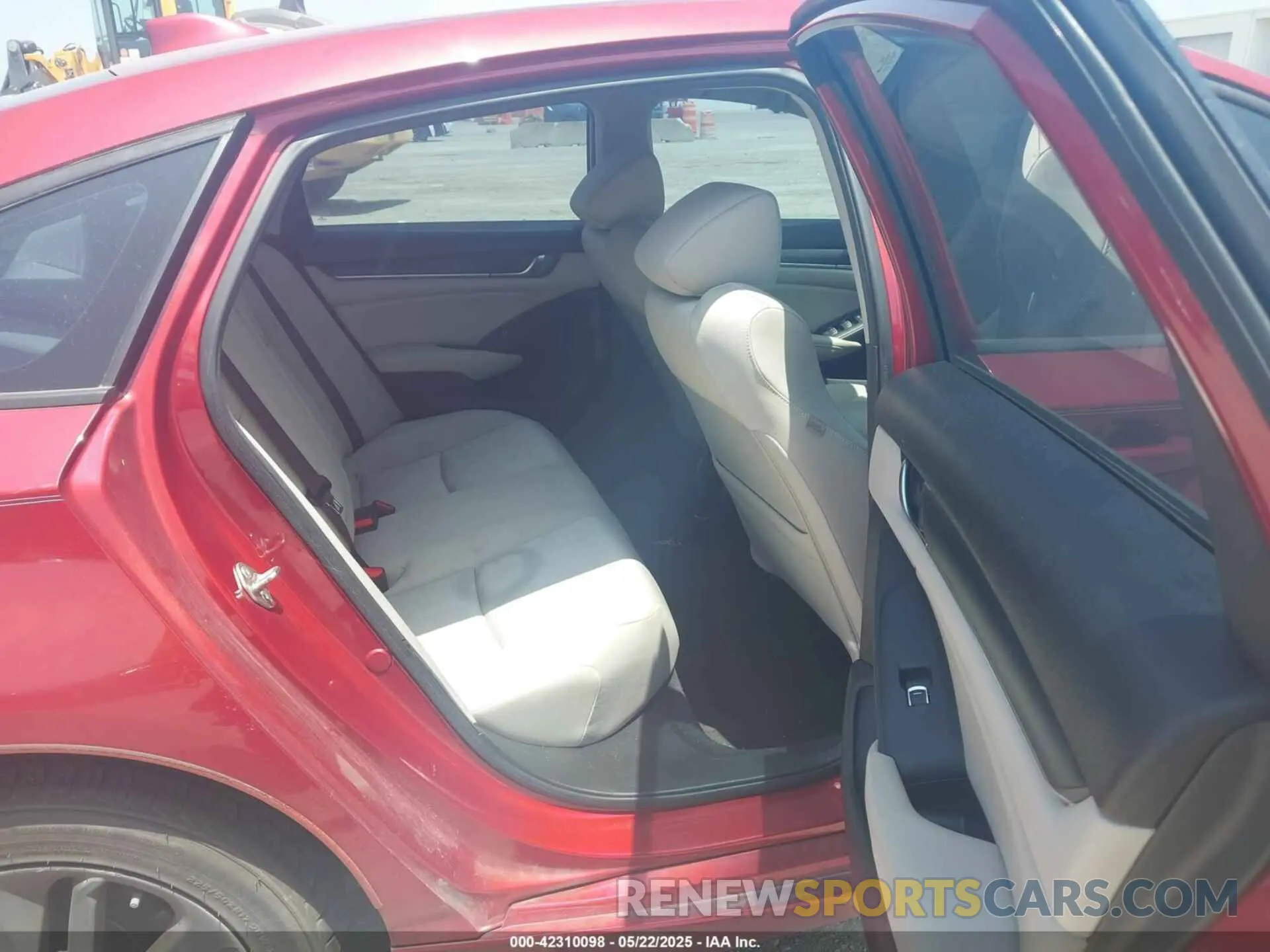 8 fotografías del automóvil dañado 1HGCV1F13KA071714 HONDA ACCORD 2019