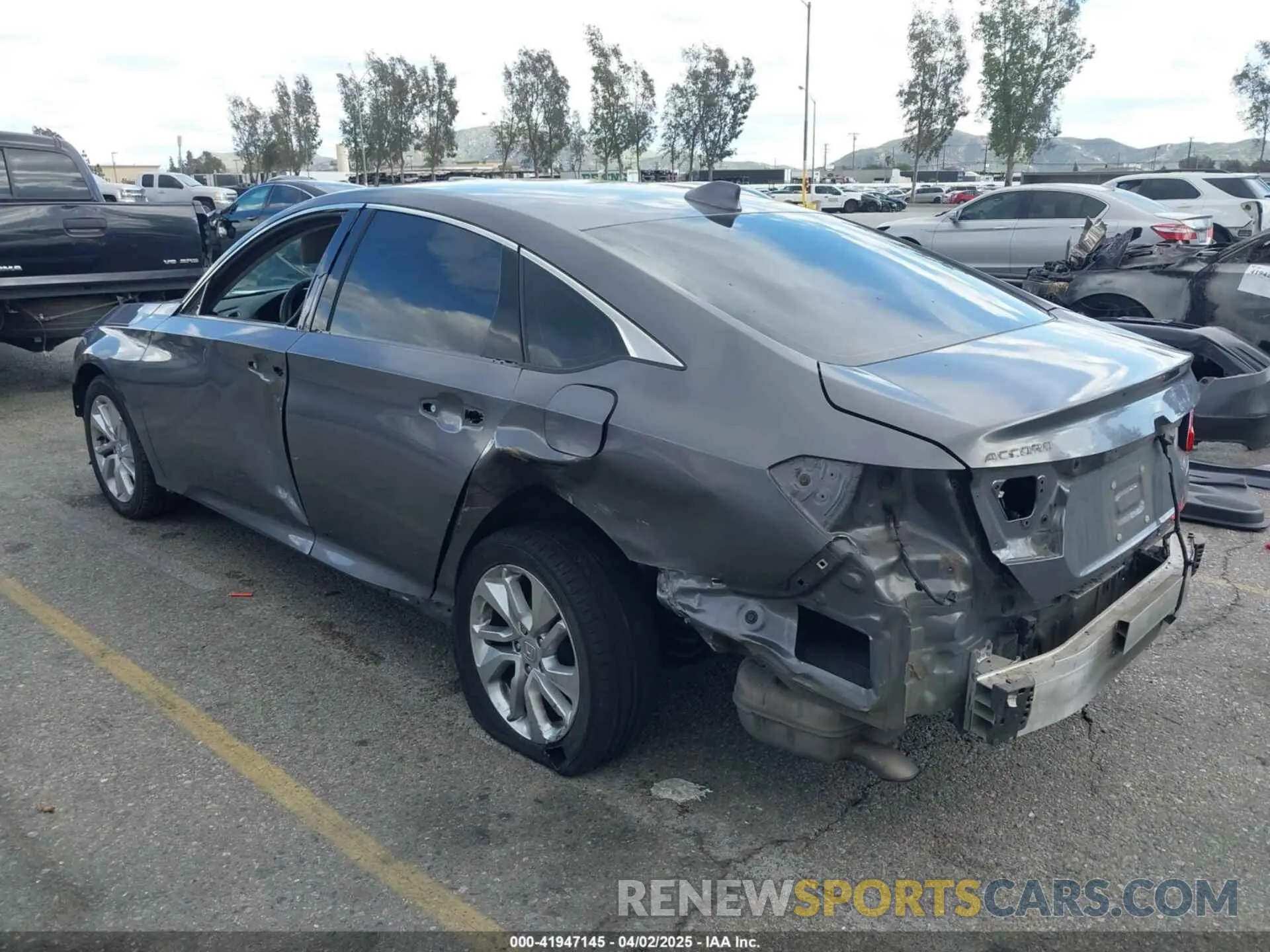 3 fotografías del automóvil dañado 1HGCV1F13KA135184 HONDA ACCORD 2019