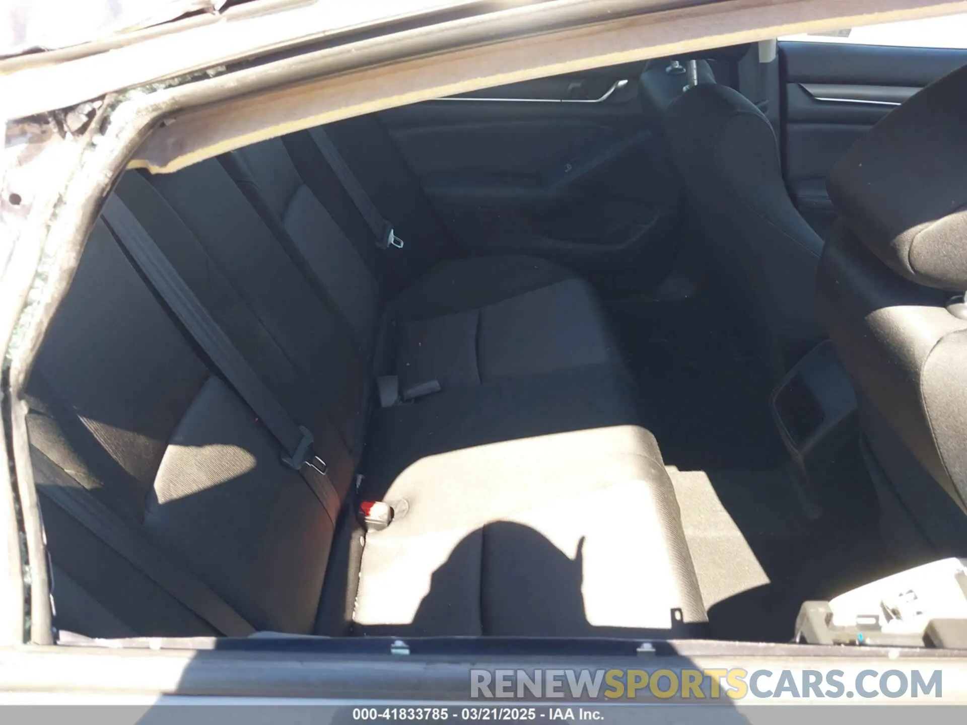 8 fotografías del automóvil dañado 1HGCV1F14KA065159 HONDA ACCORD 2019