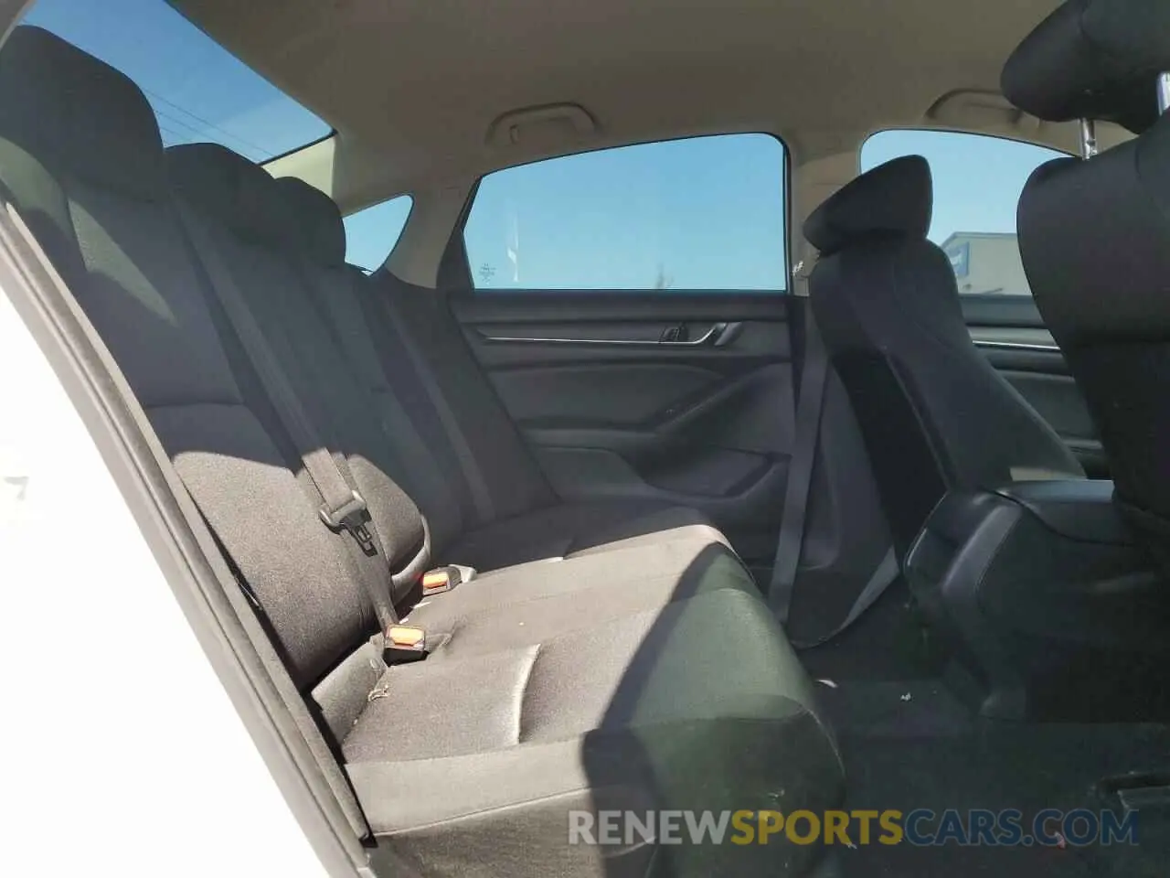 10 fotografías del automóvil dañado 1HGCV1F14KA155735 HONDA ACCORD 2019