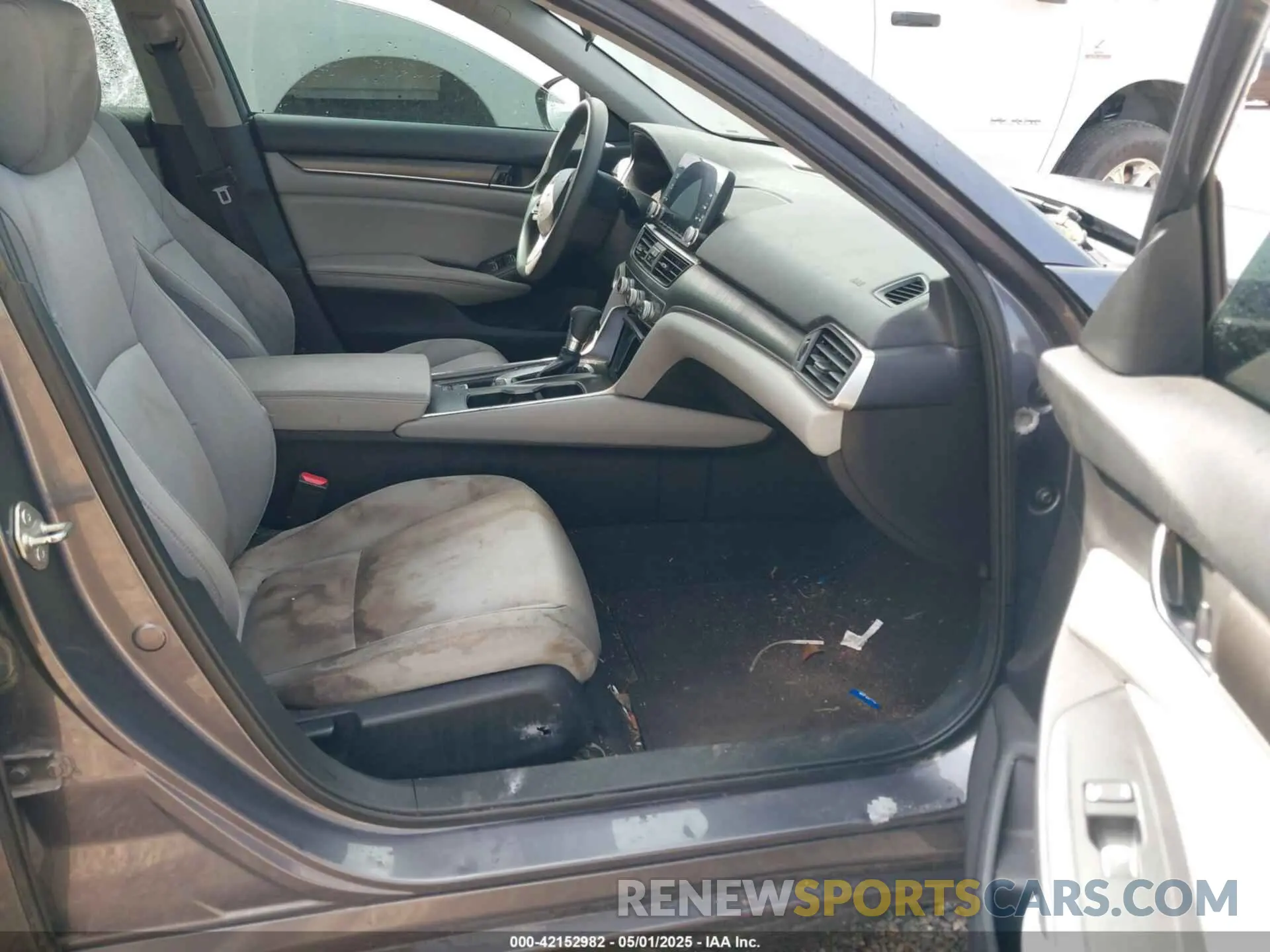 5 fotografías del automóvil dañado 1HGCV1F14KA163298 HONDA ACCORD 2019