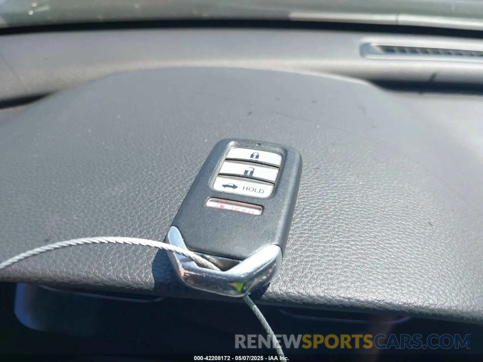 11 fotografías del automóvil dañado 1HGCV1F15KA010333 HONDA ACCORD 2019