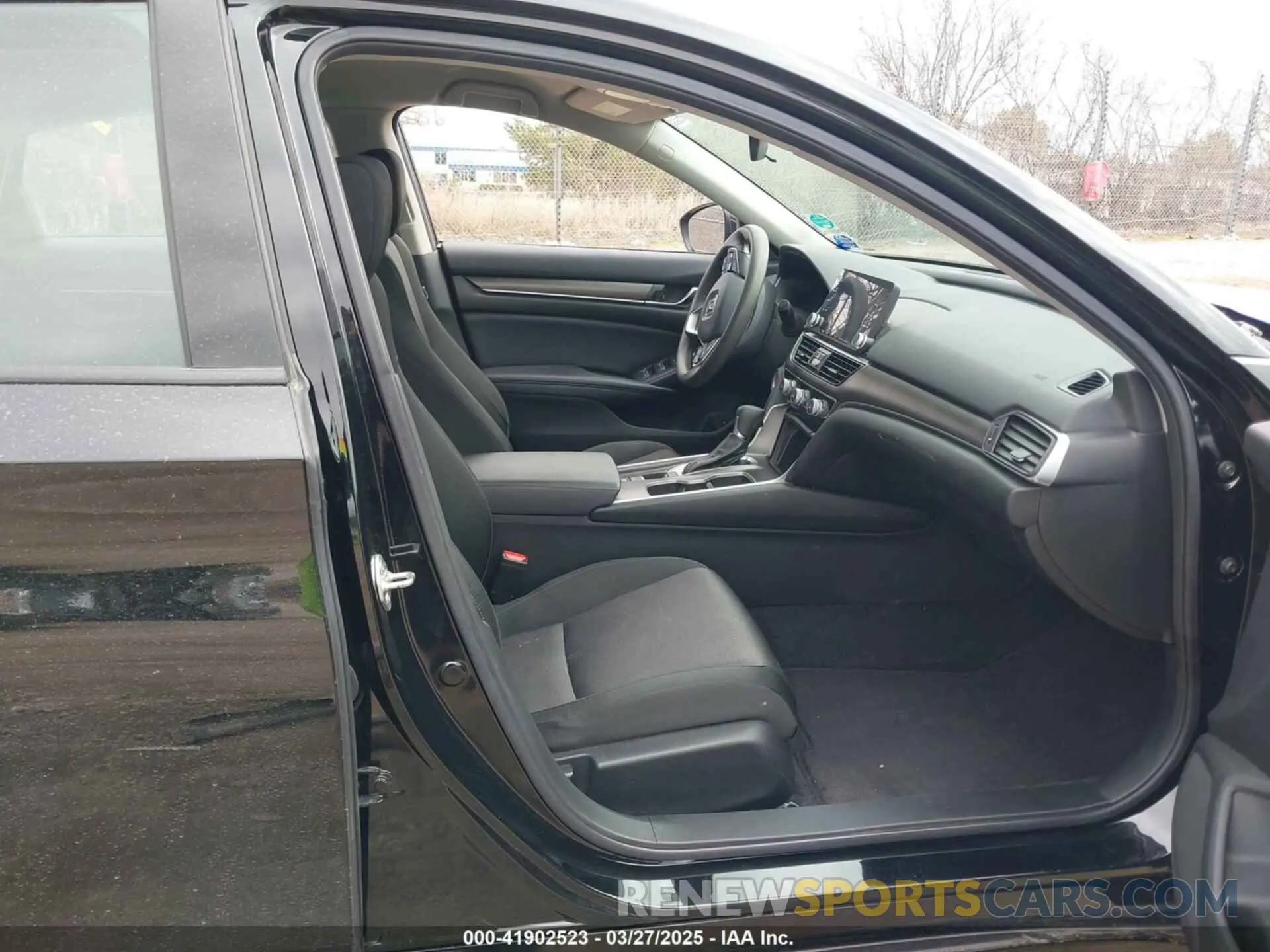 5 fotografías del automóvil dañado 1HGCV1F15KA045096 HONDA ACCORD 2019