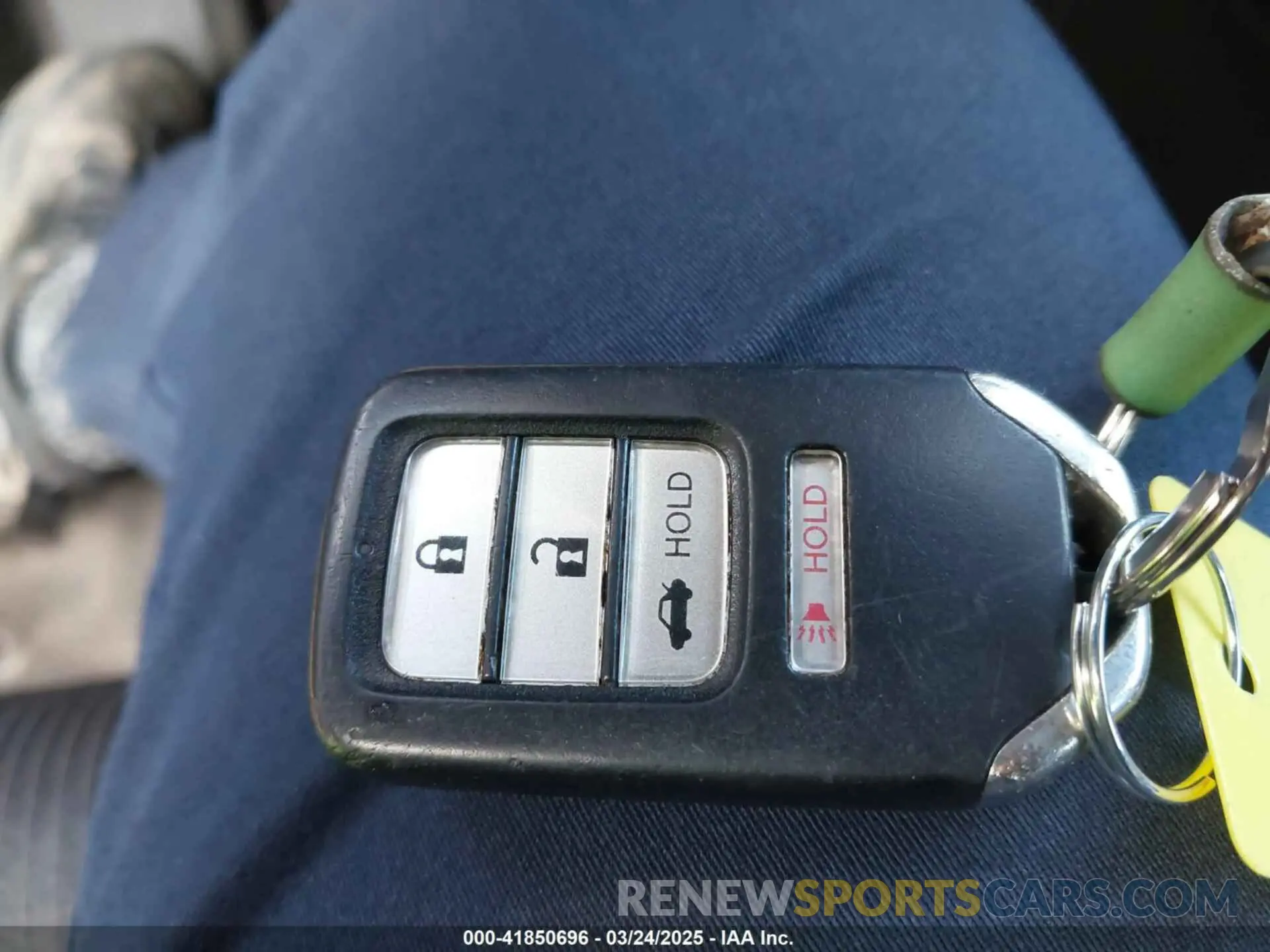 11 fotografías del automóvil dañado 1HGCV1F16KA067625 HONDA ACCORD 2019