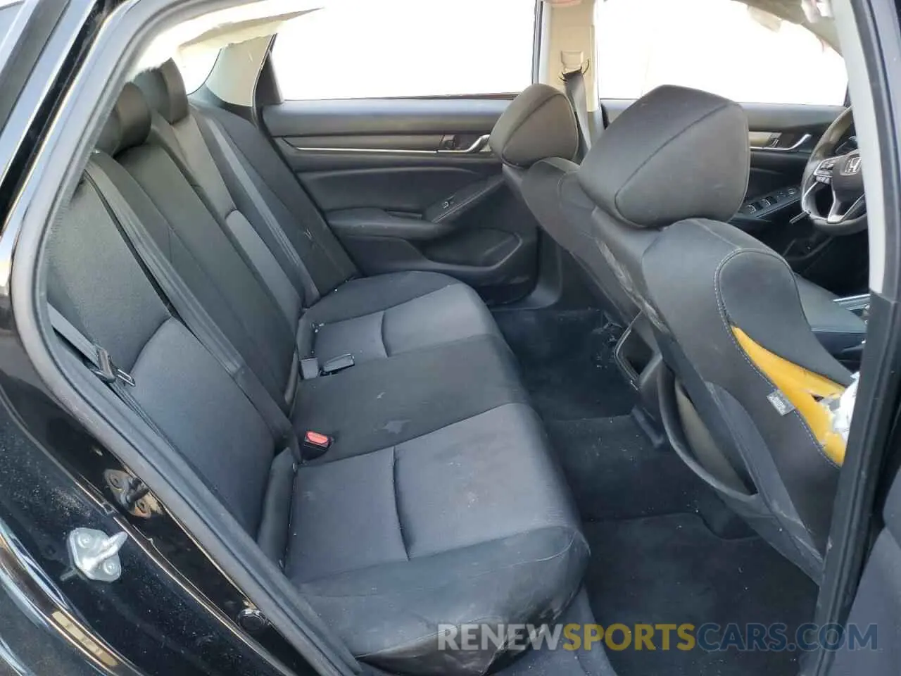10 fotografías del automóvil dañado 1HGCV1F16KA137639 HONDA ACCORD 2019