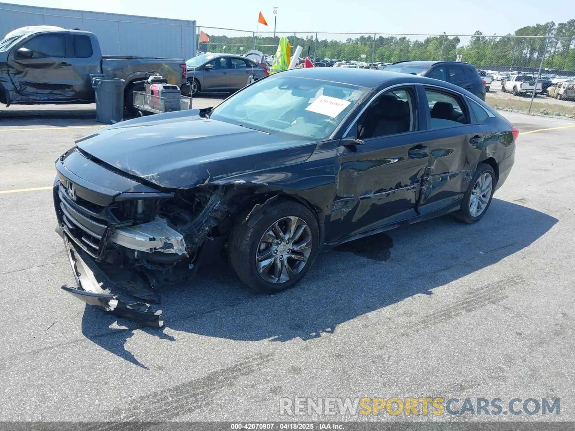 2 fotografías del automóvil dañado 1HGCV1F16KA151136 HONDA ACCORD 2019