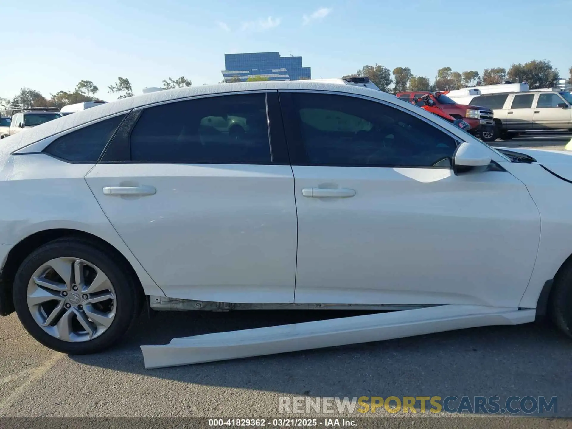 13 fotografías del automóvil dañado 1HGCV1F16KA155915 HONDA ACCORD 2019