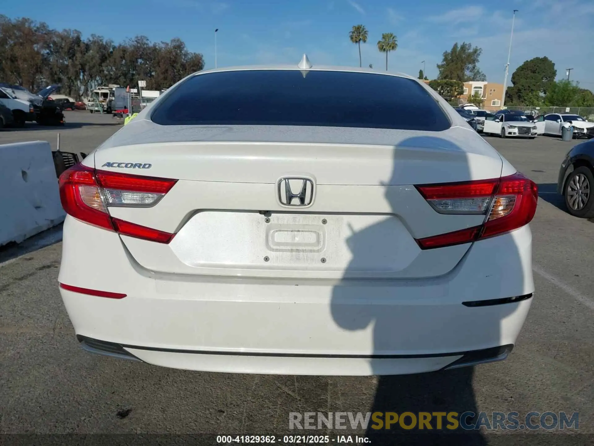 16 fotografías del automóvil dañado 1HGCV1F16KA155915 HONDA ACCORD 2019