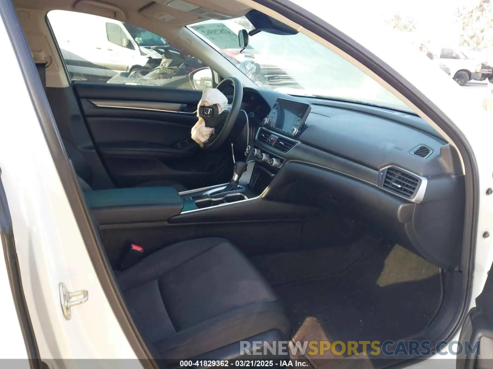 5 fotografías del automóvil dañado 1HGCV1F16KA155915 HONDA ACCORD 2019