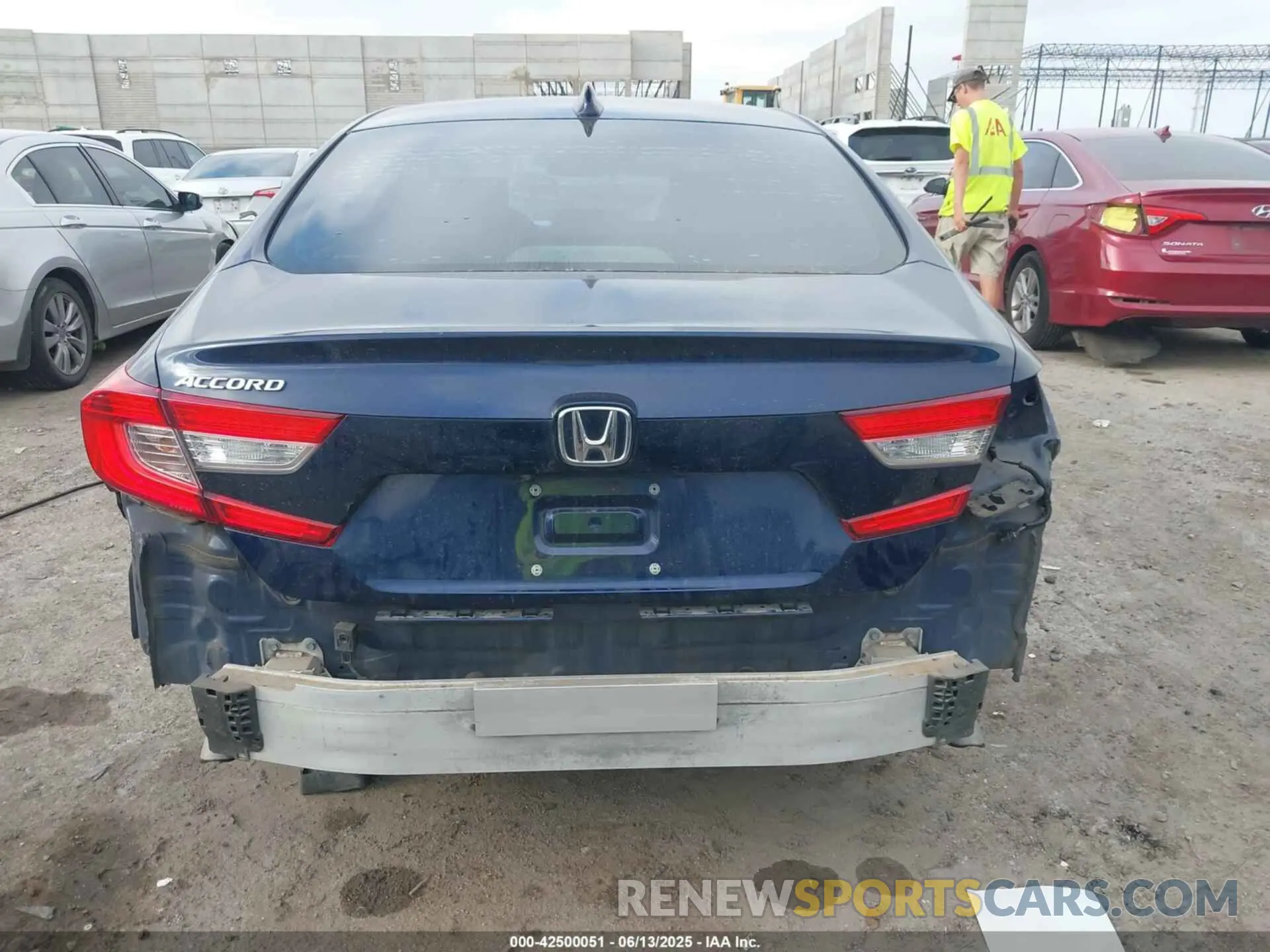 17 fotografías del automóvil dañado 1HGCV1F16KA159205 HONDA ACCORD 2019