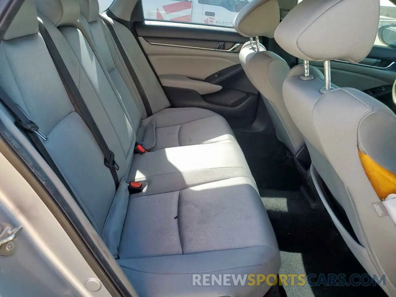 10 fotografías del automóvil dañado 1HGCV1F17KA103693 HONDA ACCORD 2019
