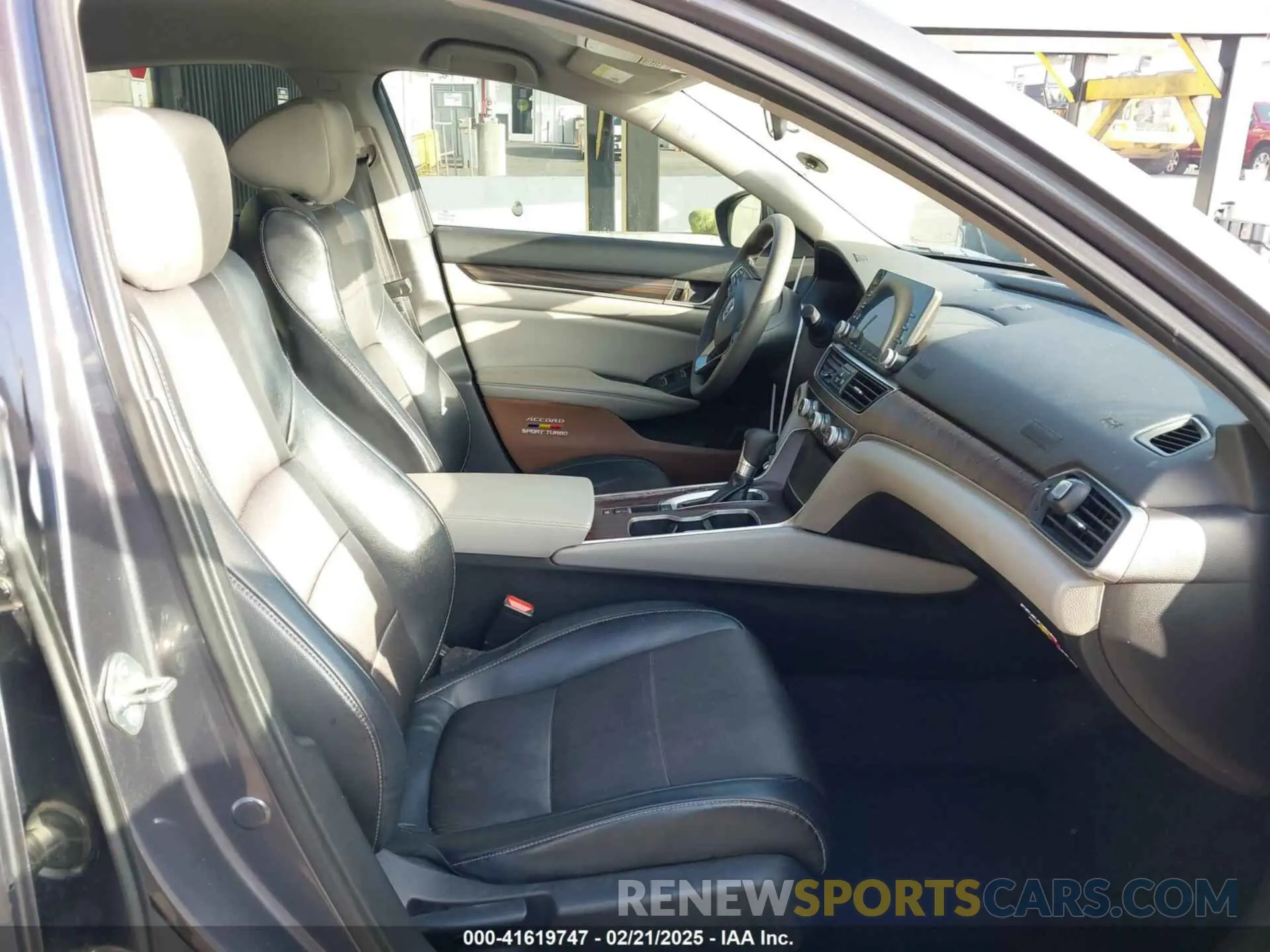 5 fotografías del automóvil dañado 1HGCV1F17KA149542 HONDA ACCORD 2019