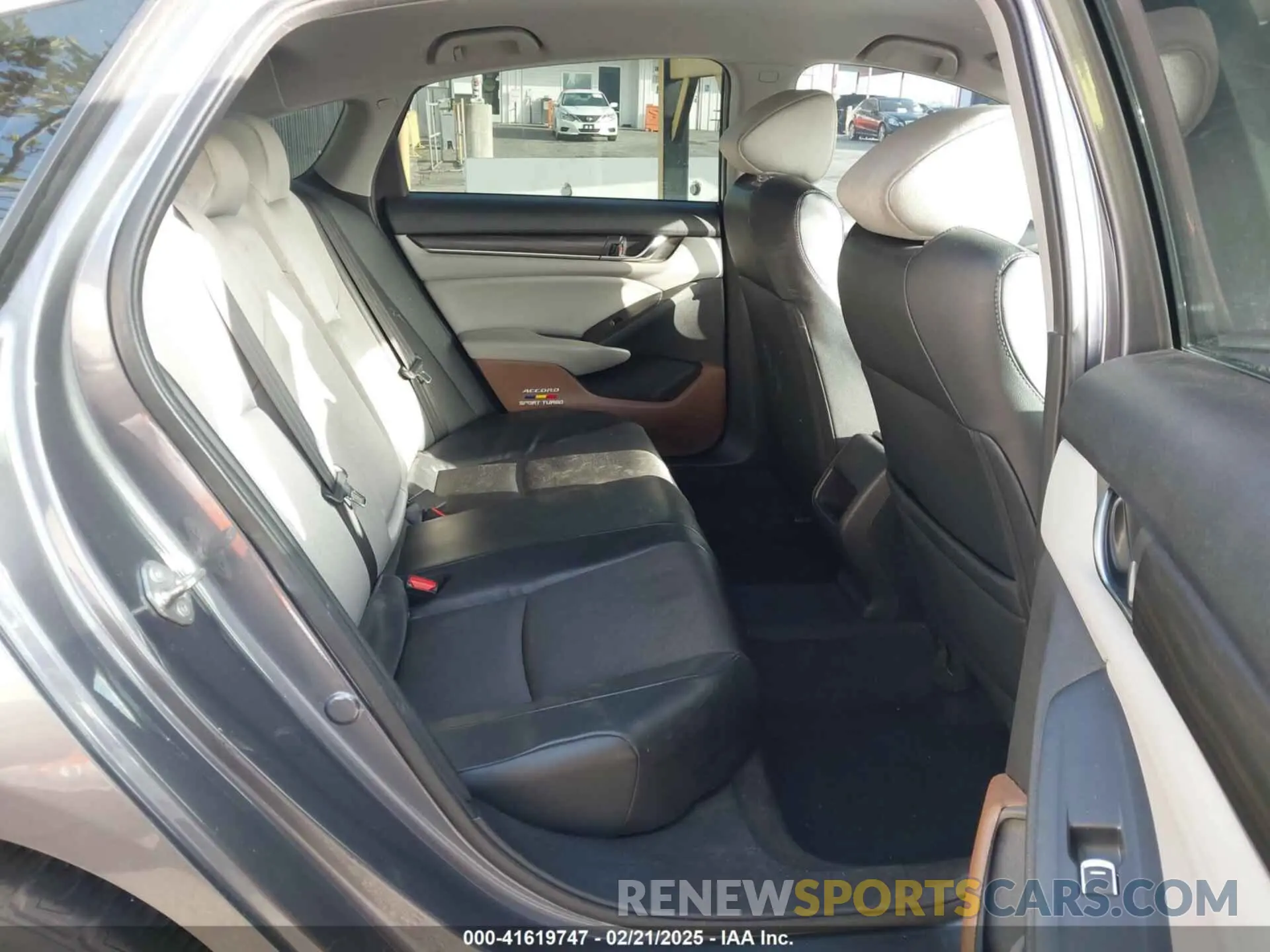8 fotografías del automóvil dañado 1HGCV1F17KA149542 HONDA ACCORD 2019