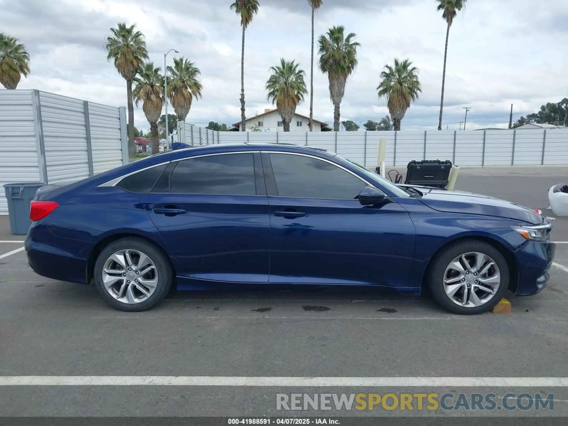 13 fotografías del automóvil dañado 1HGCV1F18KA056173 HONDA ACCORD 2019